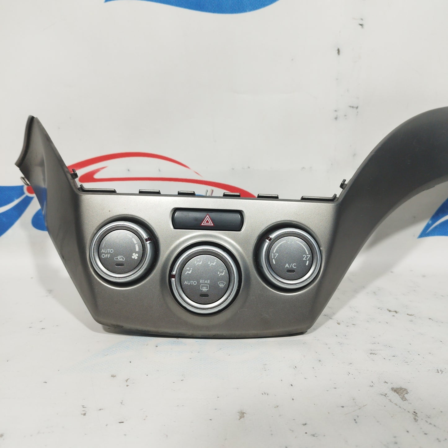 A/C control panel complete with dashboard molding Subaru Impreza 2010 code: 7231FG030 ecoAC5918