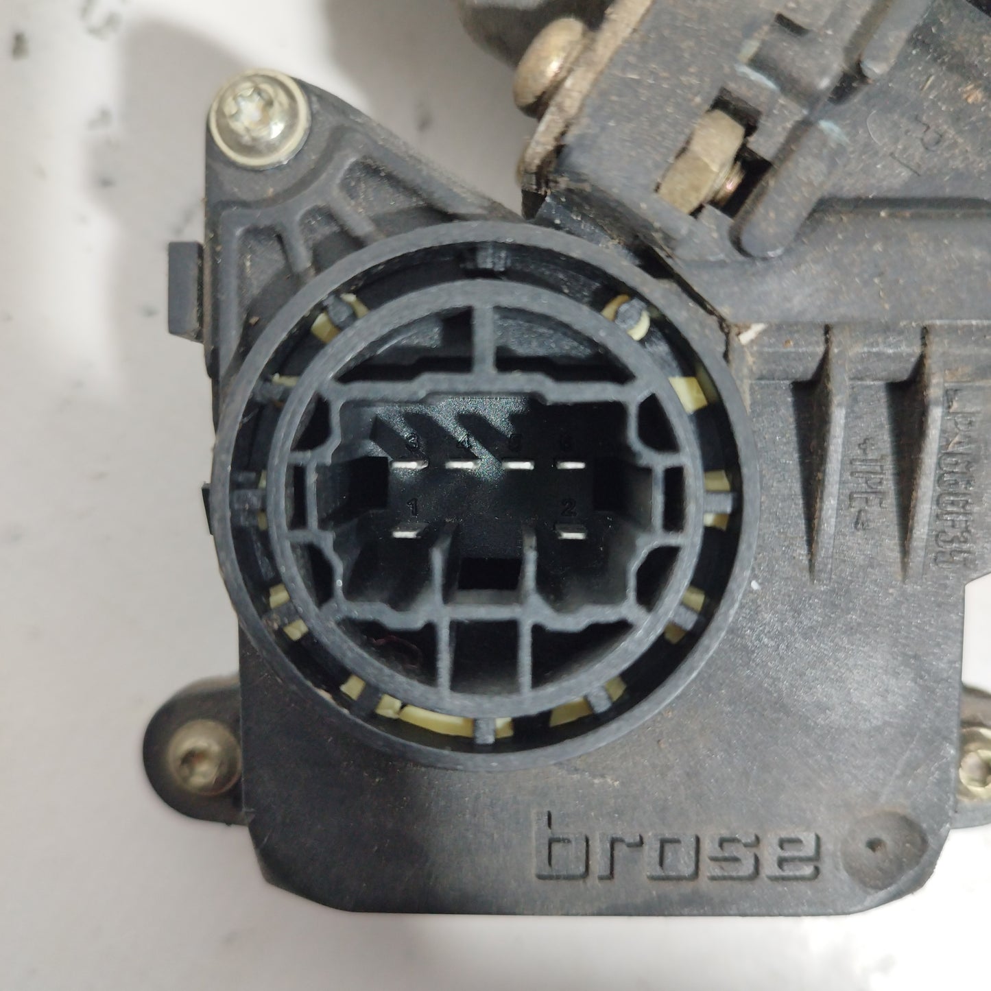 Right rear rack Toyota Corolla 2004 6 Pin code: 69830-0F020 ecoAC6006