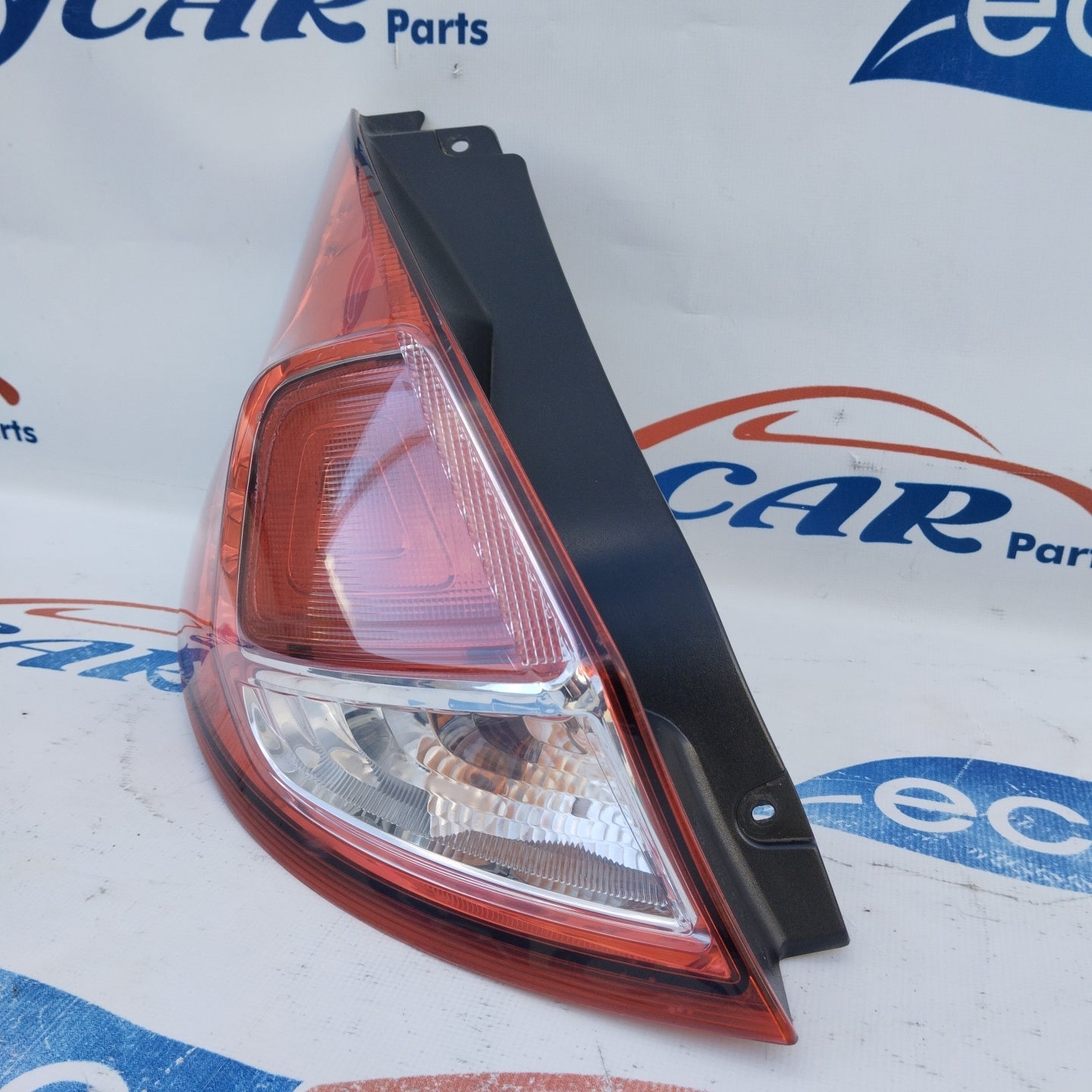 Linke Rückleuchte Ford Fiesta 2015 ecoAG3473