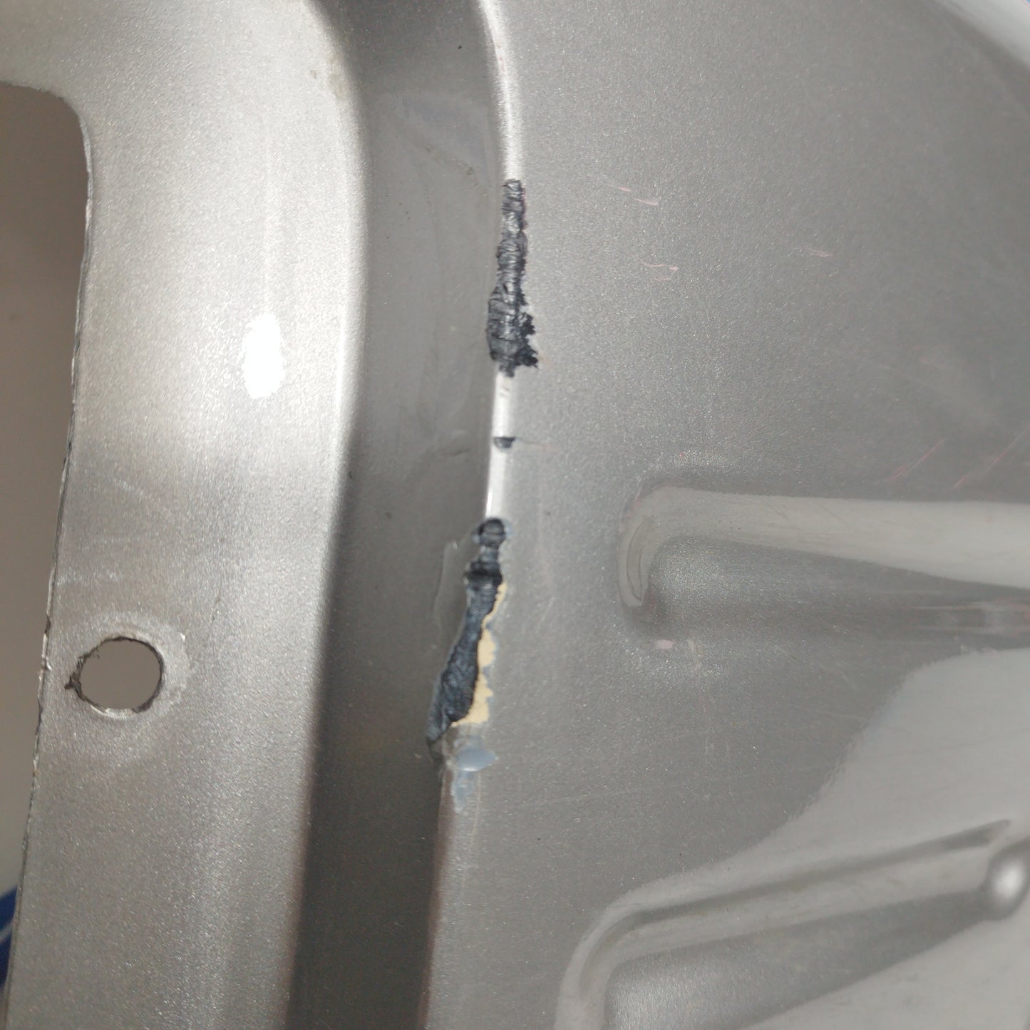 Silver gray right rear fender Mahindra Goa 2008 ecoAC6022