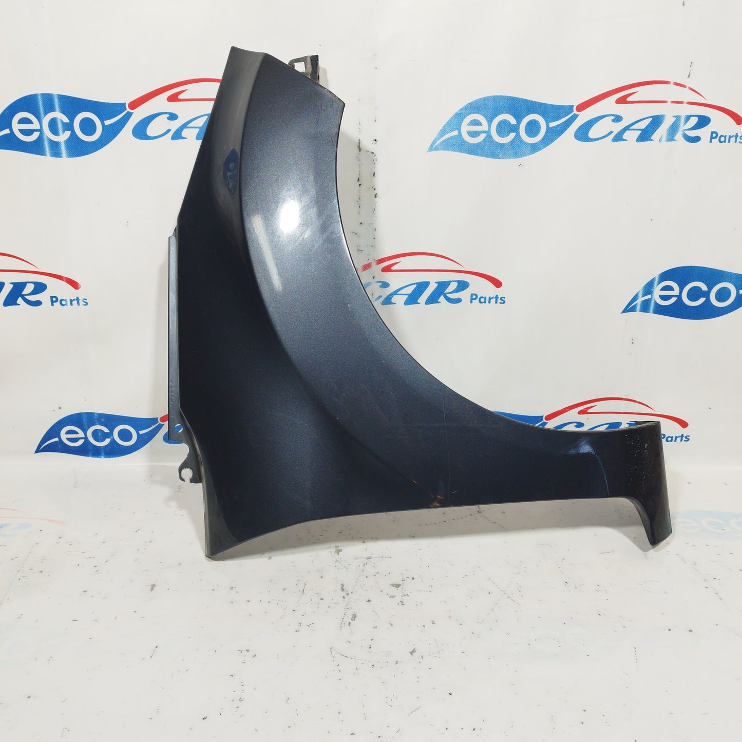 Parafango anteriore dx grigio scuro Ford Fiesta 2010 ecoAC6051