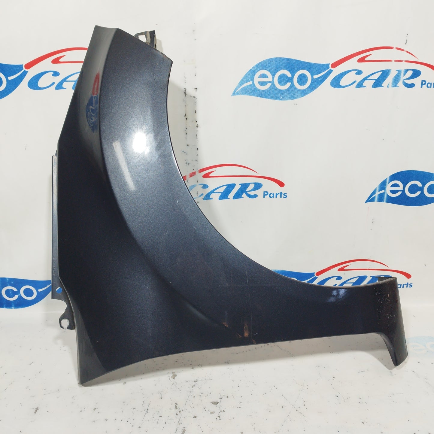 Parafango anteriore dx grigio scuro Ford Fiesta 2010 ecoAC6051