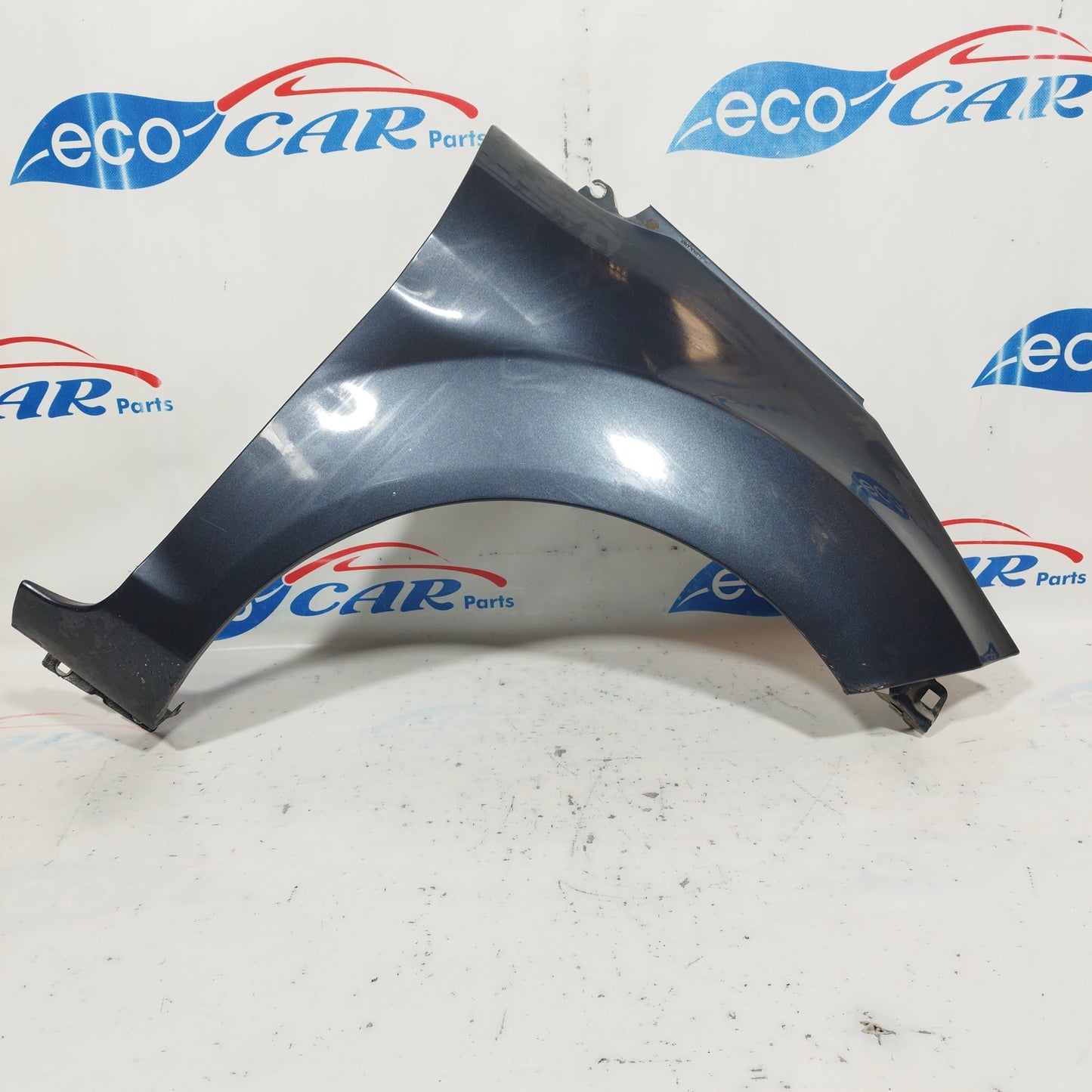 Parafango anteriore dx grigio scuro Ford Fiesta 2010 ecoAC6051
