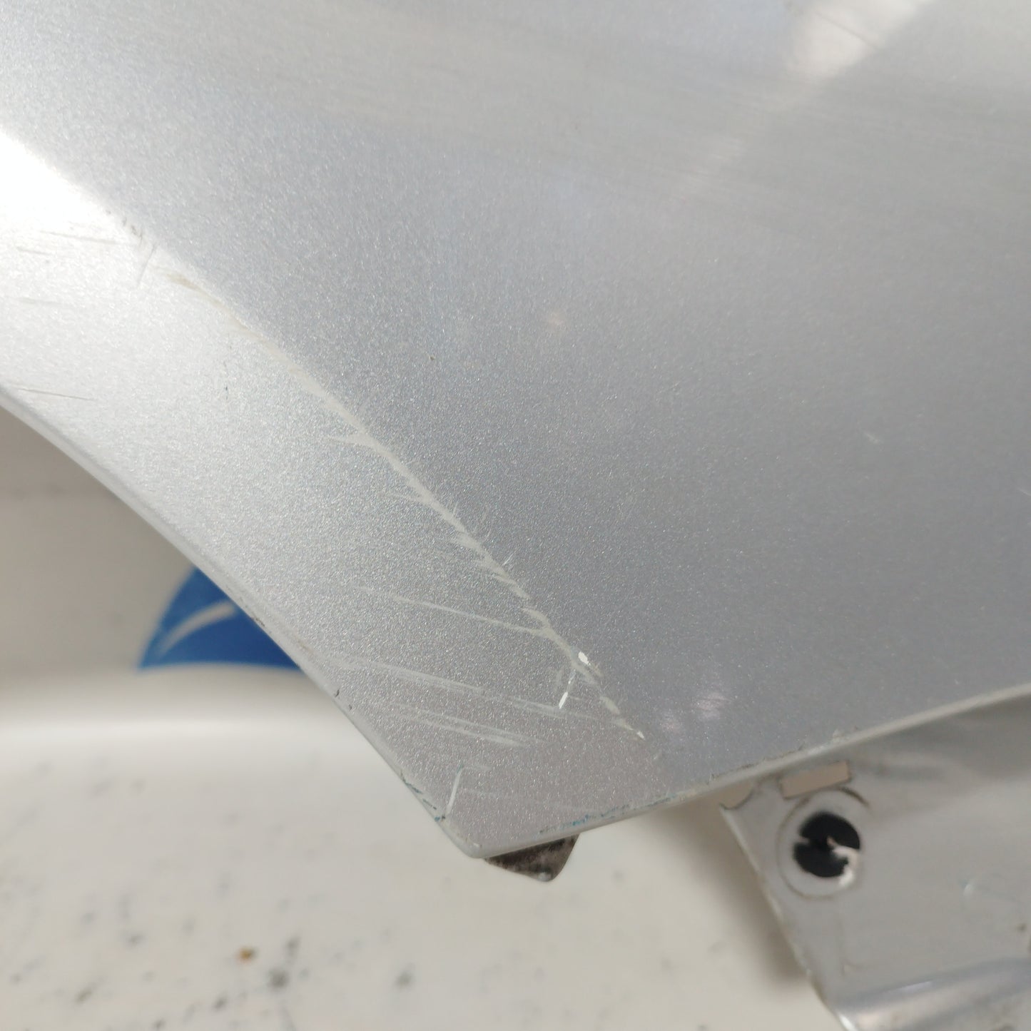 Parafango anteriore dx grigio argento Volkswagen Polo 2003 ecoAC6091
