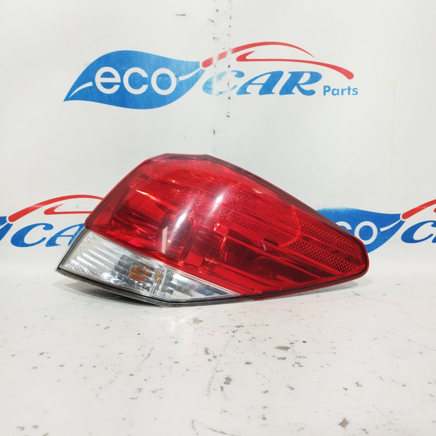 Subaru Outback 2012 ecoAC6124 Rechte Rückleuchte