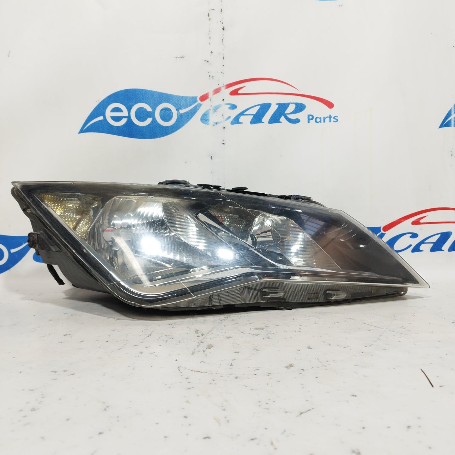 Fanale anteriore dx Seat Leon 2013 codice: 90010799 ecoAC6148