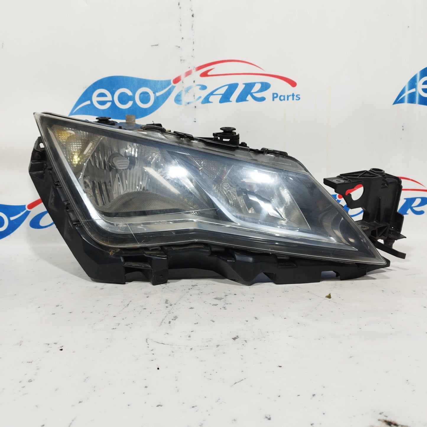 Fanale anteriore dx Seat Leon 2013 codice: 90010799 ecoAC6150