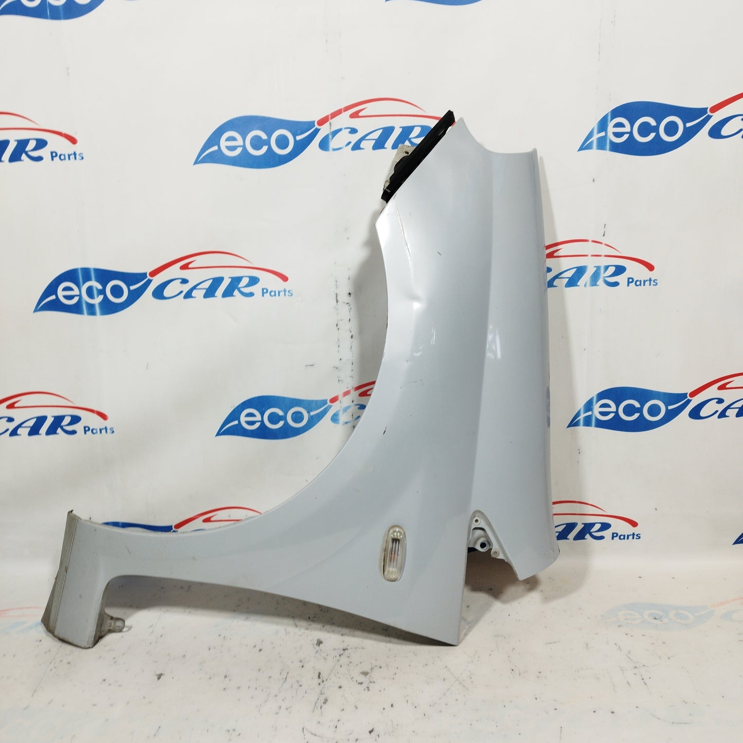 Radiant white left front fender Fiat Punto Evo ecoAC6161