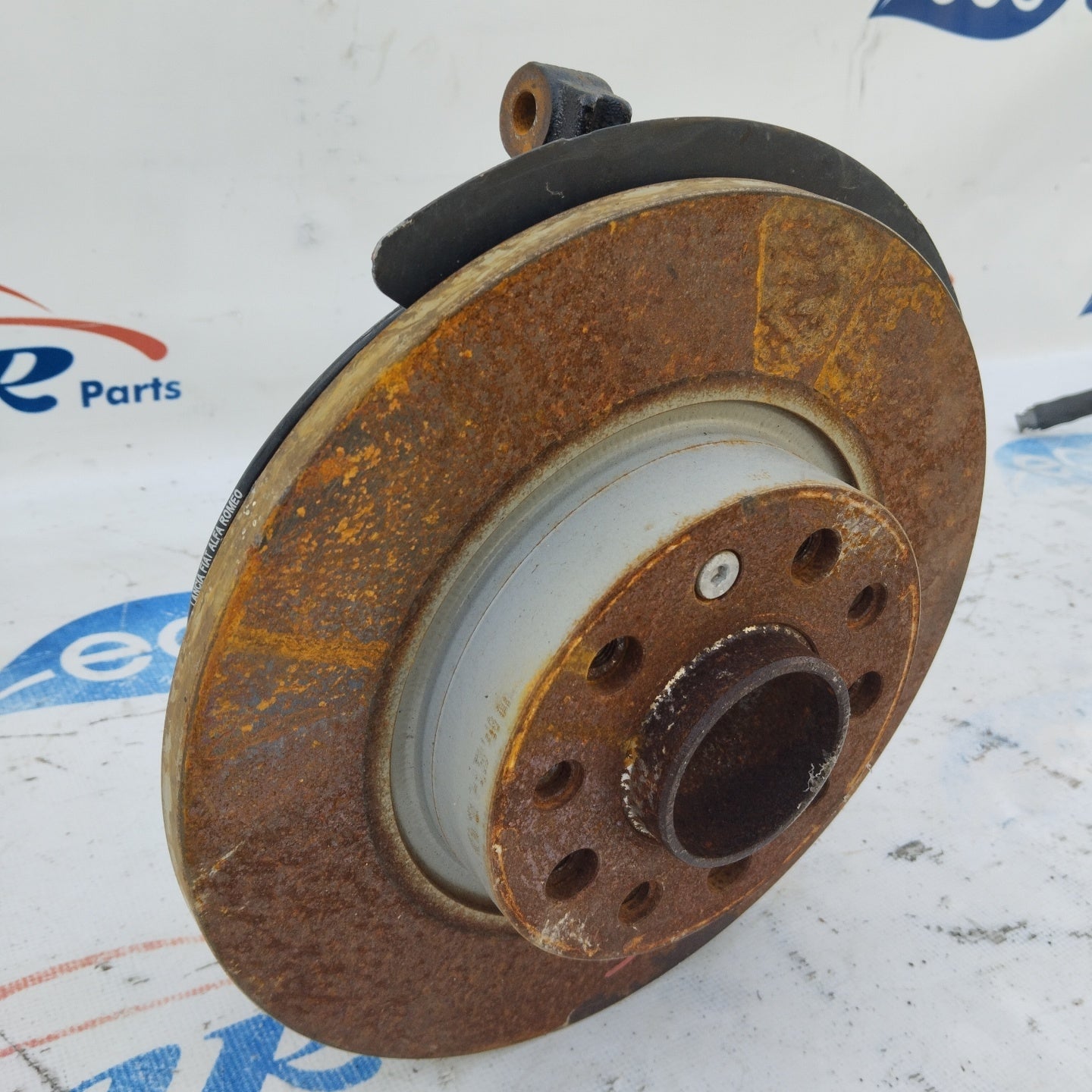Right rear hub / upright Fiat 500 X 1.6 MTJ ecoAG3535