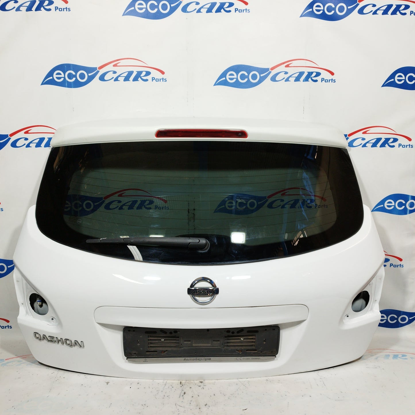 White tailgate Nissan Qashqai 2013 ecoAC6240