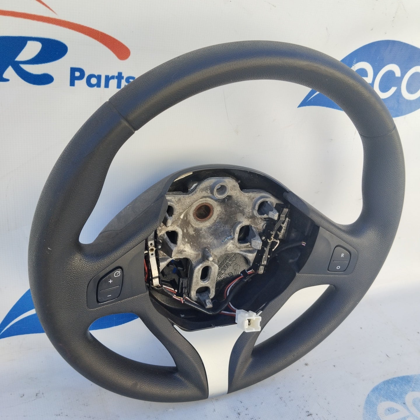 Steering wheel with controls Renault Clio 2015 code: 6218822/B ecoAG3679