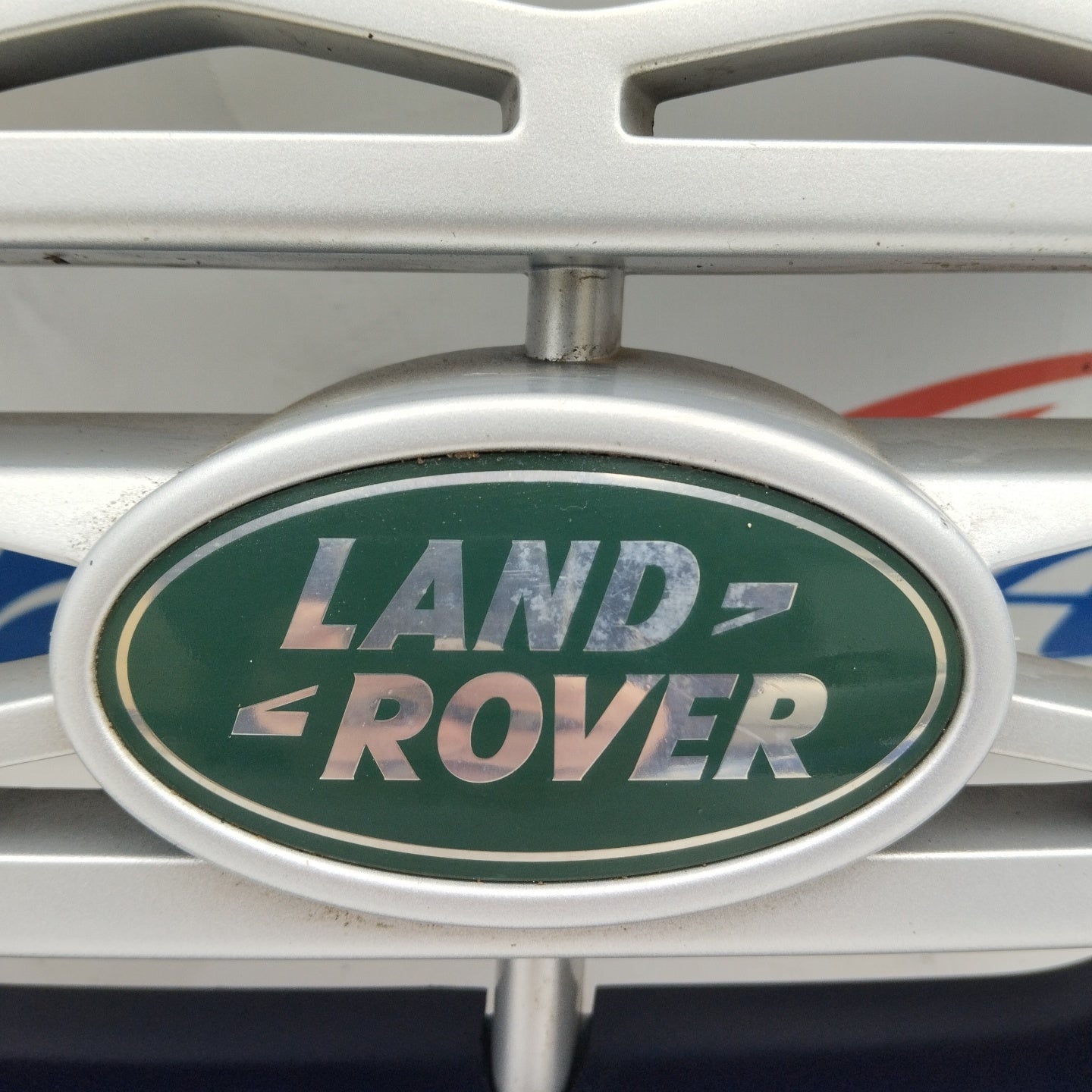 Land Rover Discovery 4 ecoAG3709 front grille
