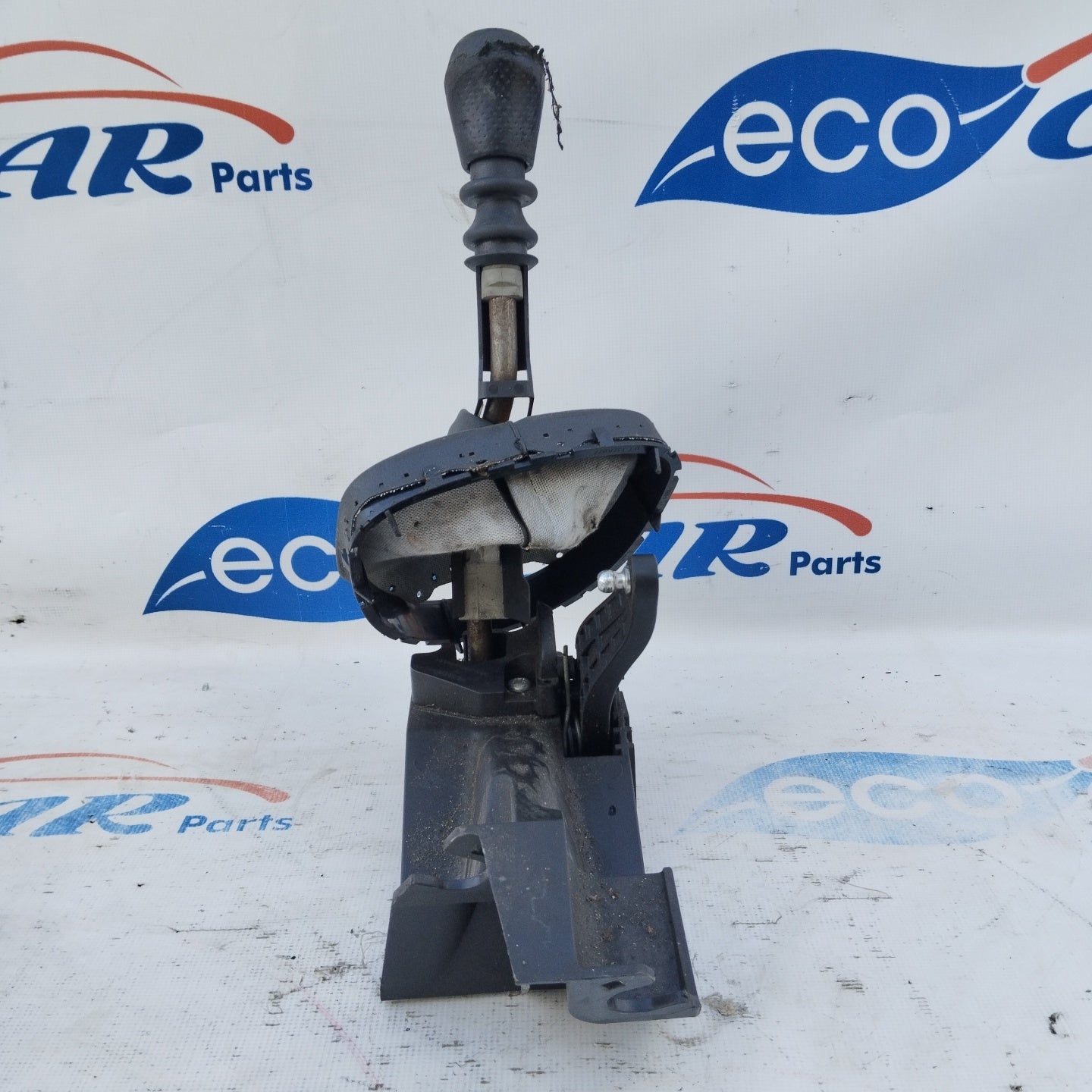 Gear lever Nissan Qashqai 1.5 DCI 2009 code: JD200 6 gears ecoAG3723