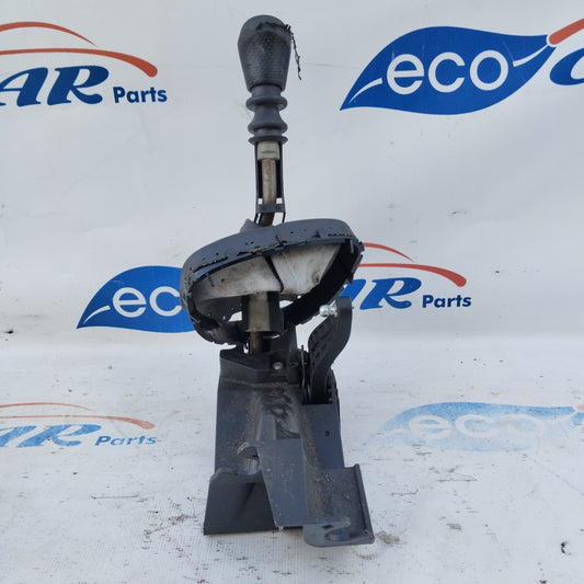 Gear lever Nissan Qashqai 1.5 DCI 2009 code: JD200 6 gears ecoAG3723