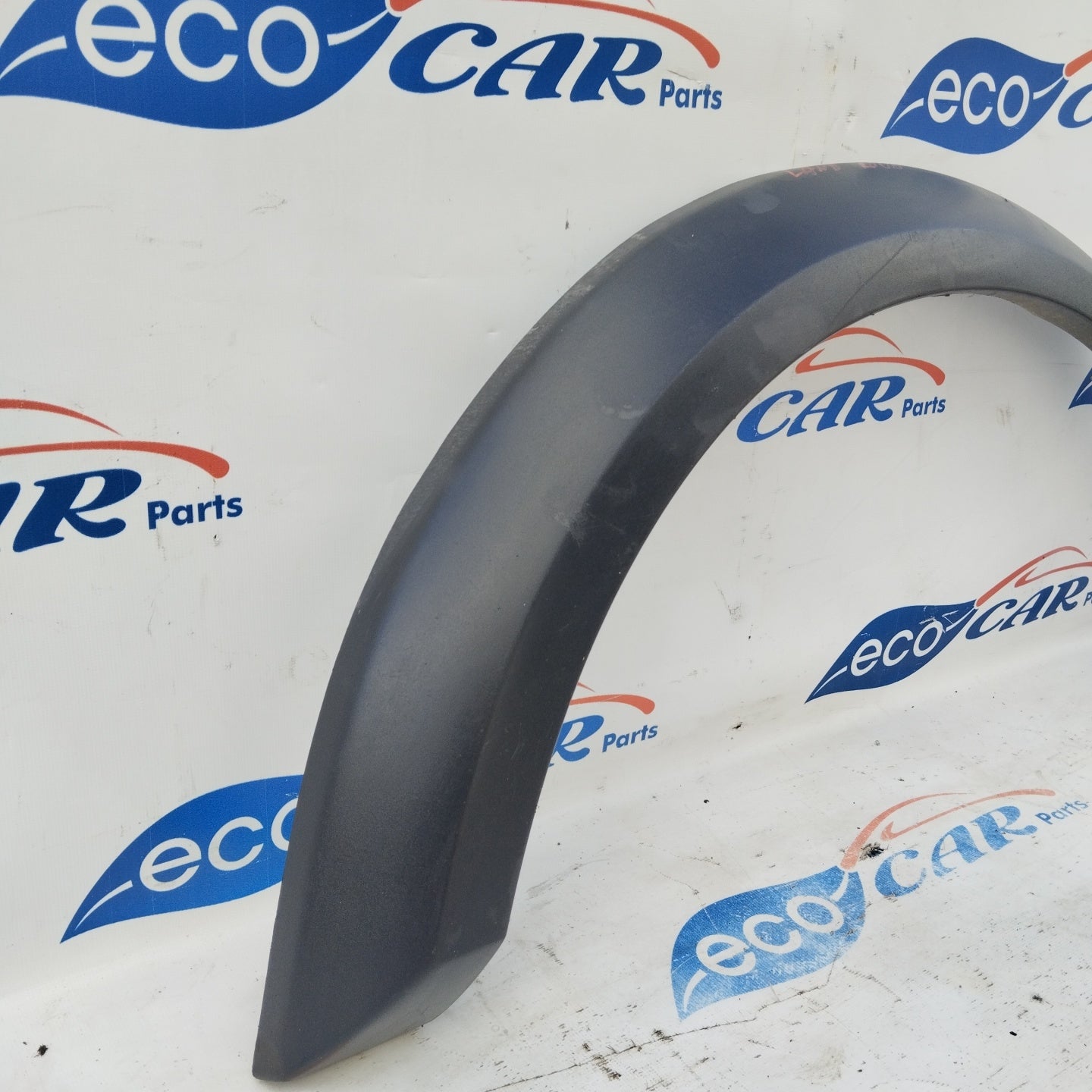 Land Rover Discovery 4 left front fender molding cod. Dfj000032 ecoAG3724