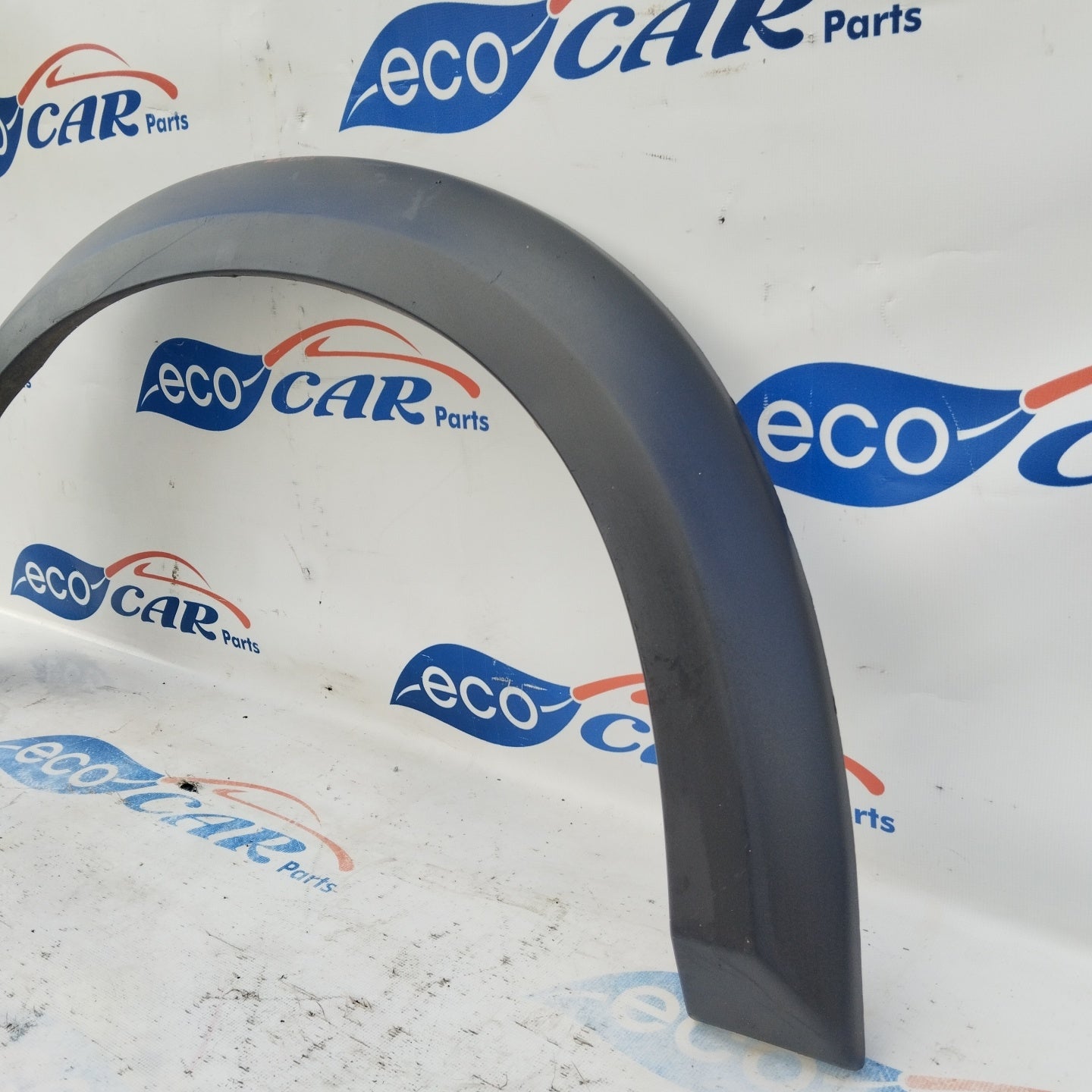 Land Rover Discovery 4 left front fender molding cod. Dfj000032 ecoAG3724