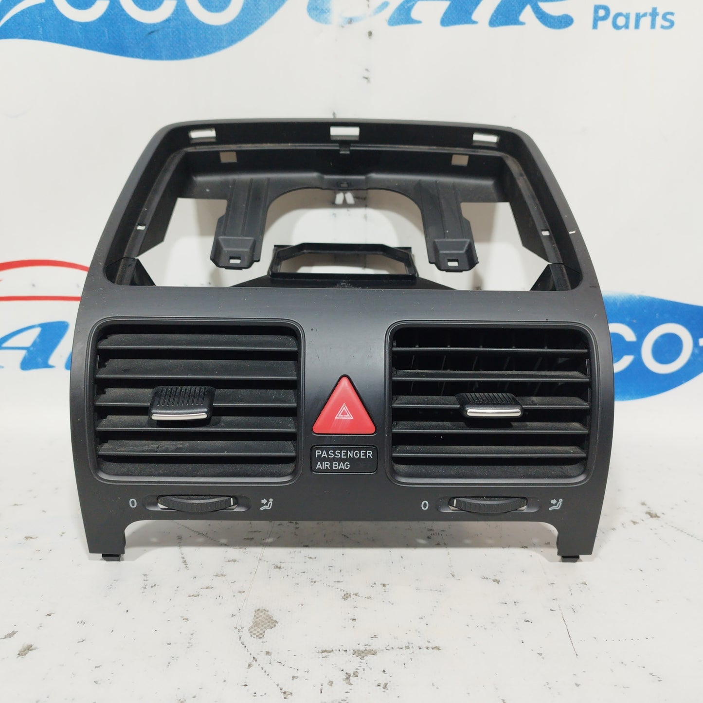 Consola central con ventilaciones Volkswagen Jetta 2005 Codigo 1K0819743A ecoAC6418