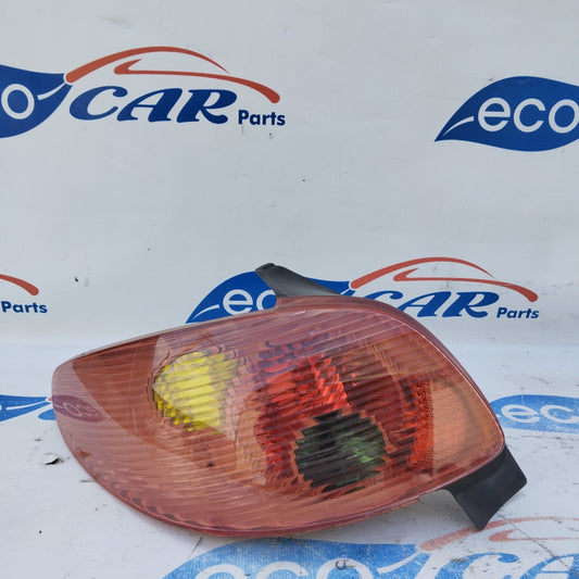 Peugeot 206 linke Rückleuchte, gestreiftes Modell ecoAG3922