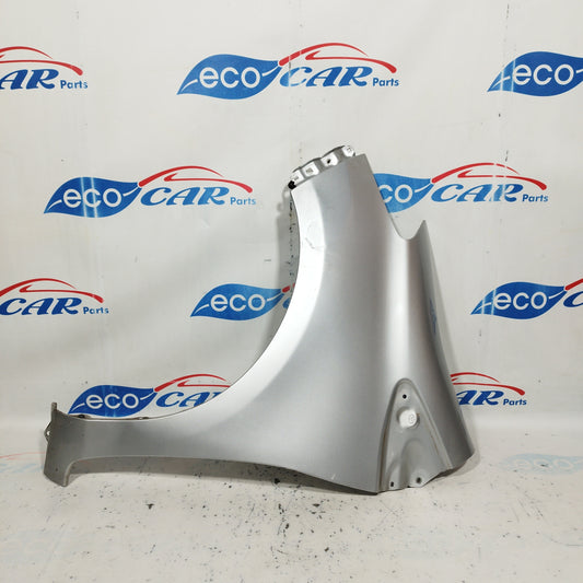 Parafango anteriore sx grigio argento Toyota Yaris 2014 ecoAC6571