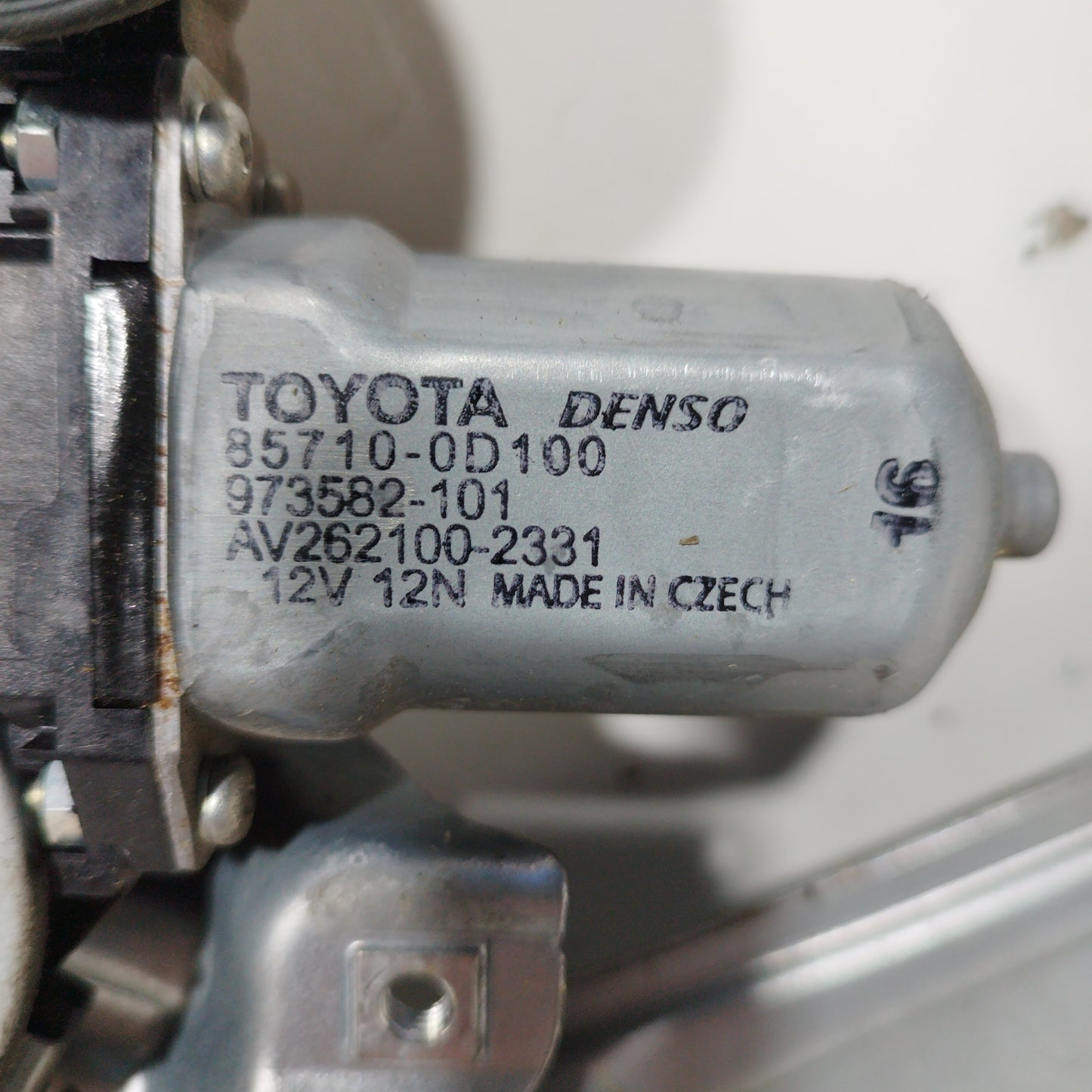 Left rear rack Toyota Yaris 2014 6 Pin code: 85710-0D100 ecoAC6599