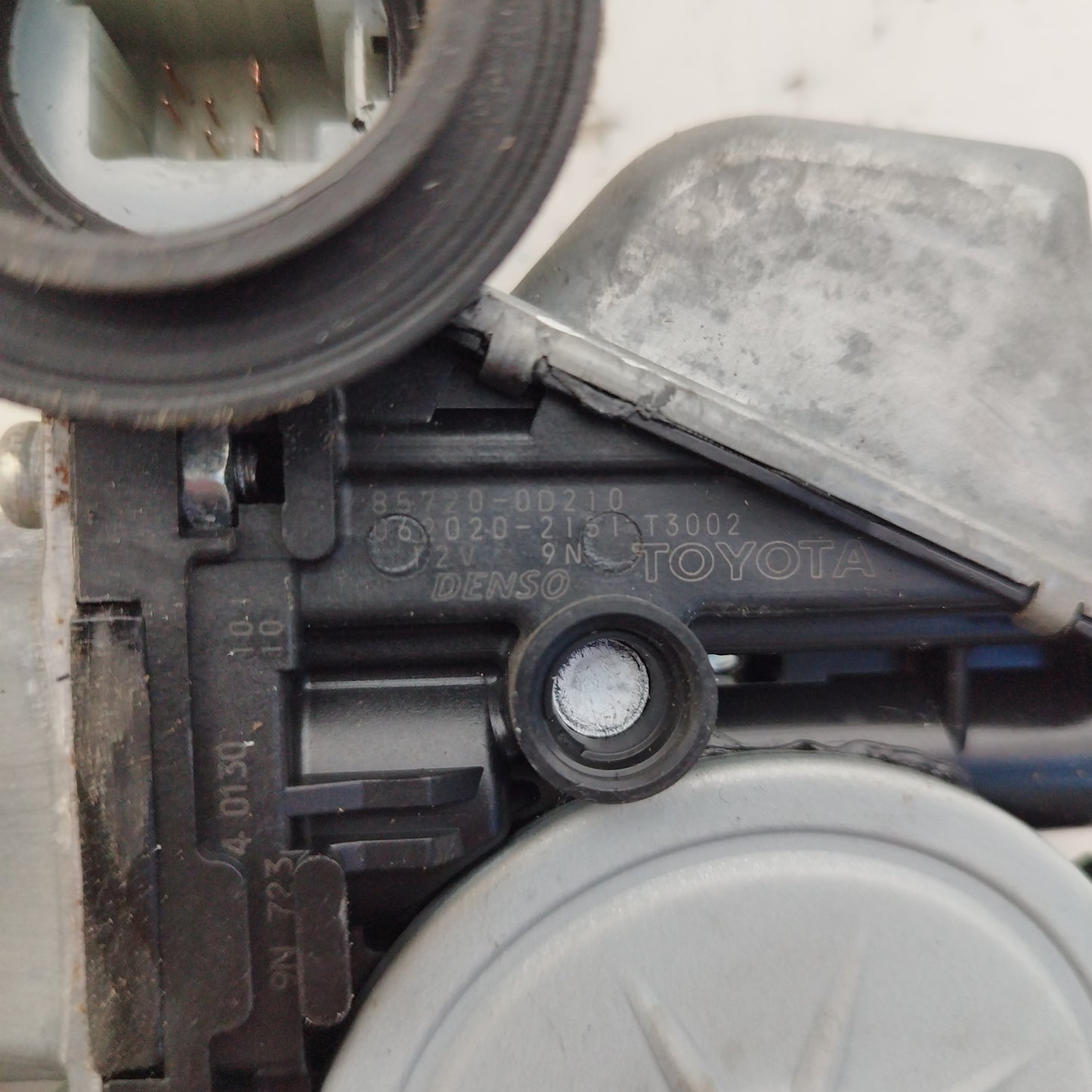 Left front rack Toyota Yaris 2014 7 PIN code: 85720-0D210 ecoAC6600
