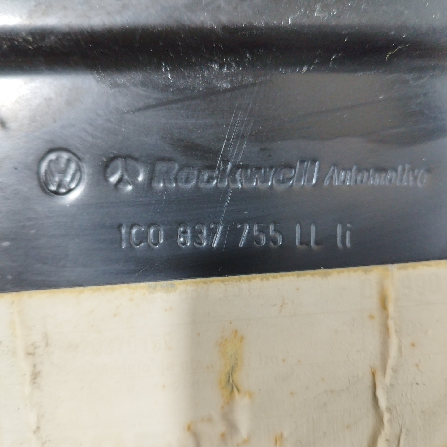 Left front panel rack Volkswagen New Beetle 2001 Code: 1C0837755LL ecoAC6714