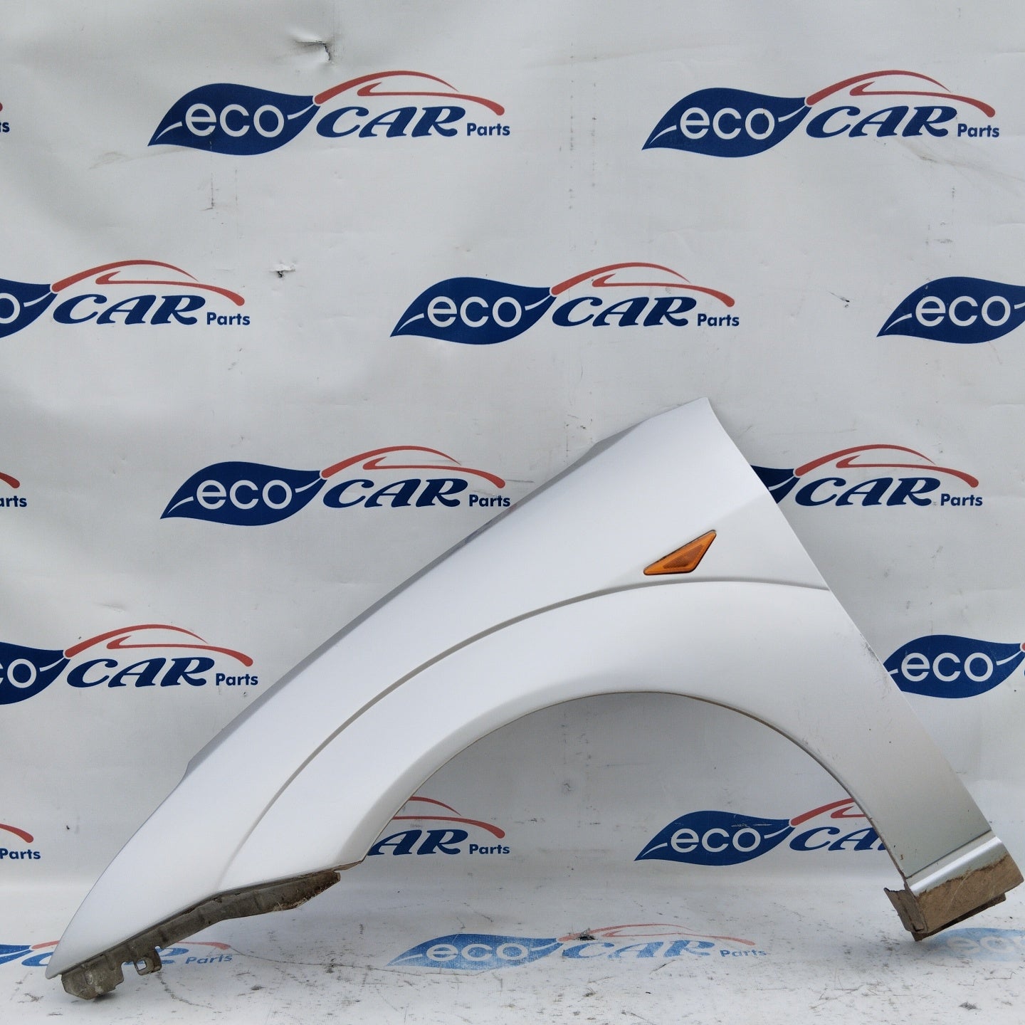 Linker Kotflügel silbergrau Ford Focus 2001 ecoAG4131