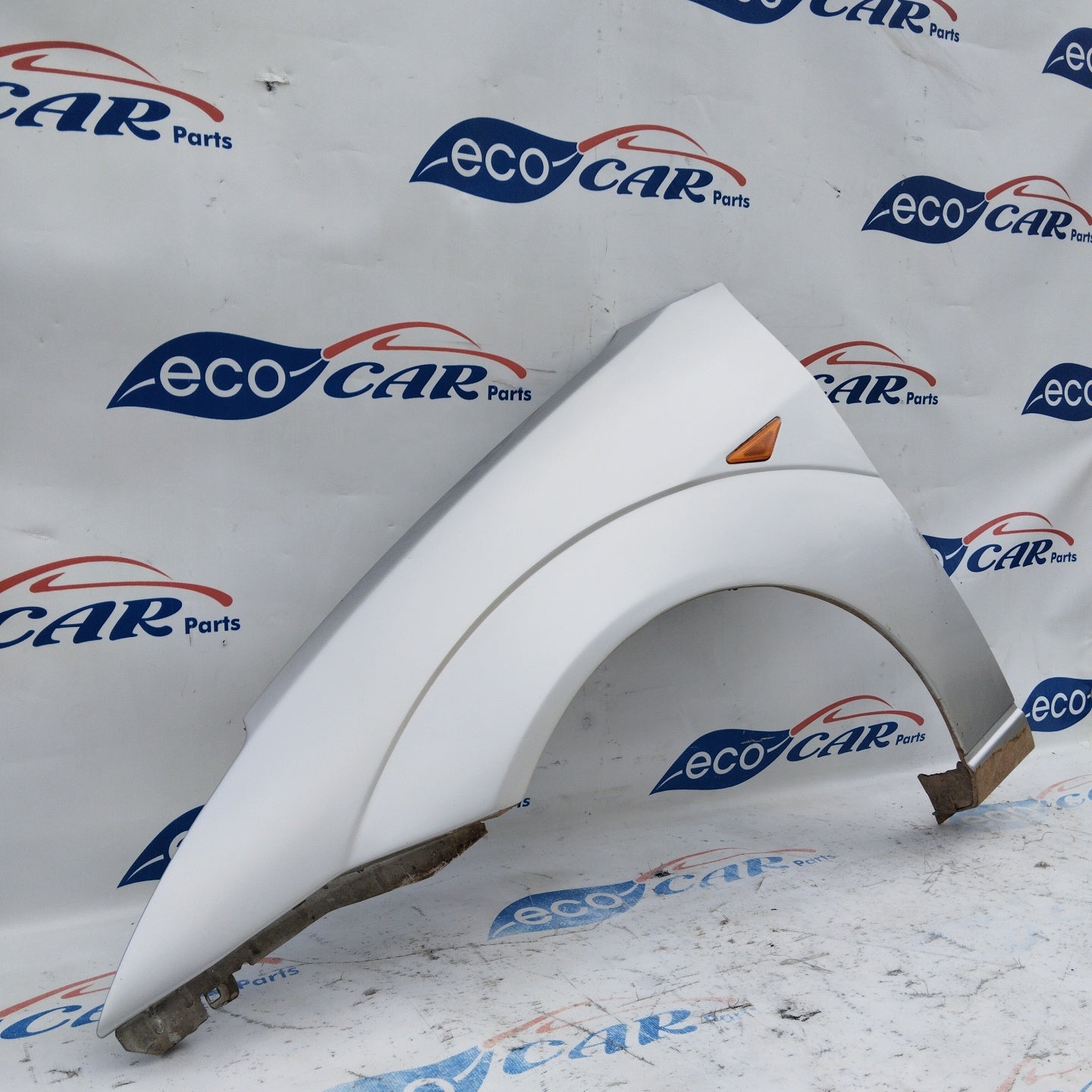 Linker Kotflügel silbergrau Ford Focus 2001 ecoAG4131