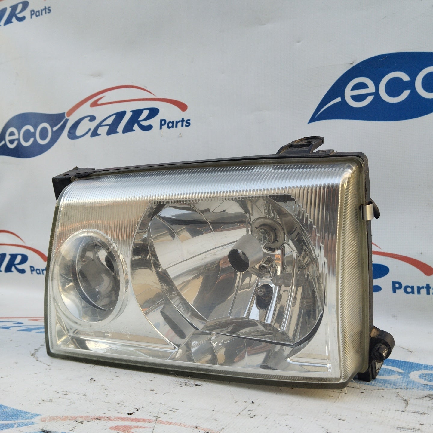 Left front light Nissan Terrano II ecoAG4176