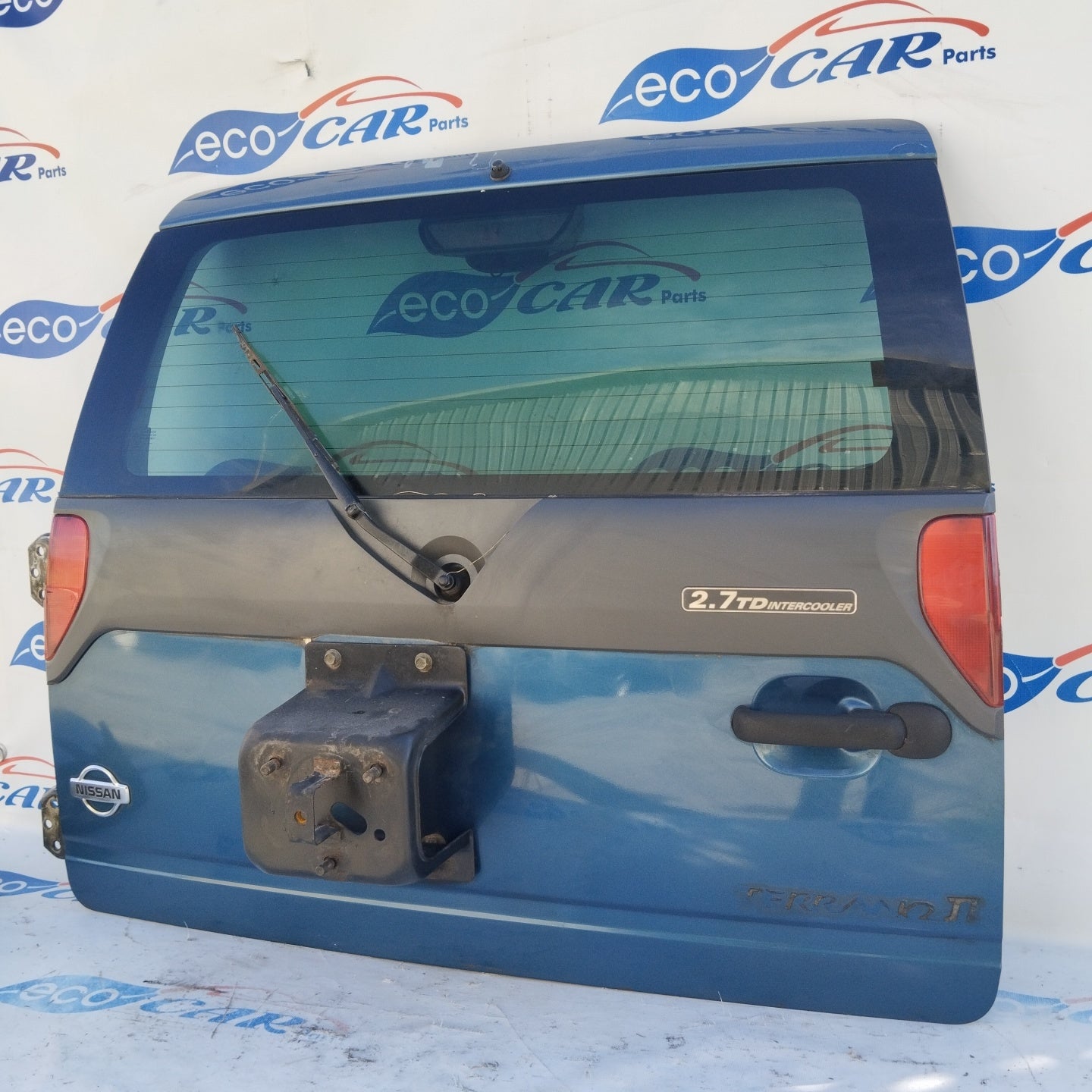 Blue tailgate Nissan Terrano II ecoAG4184