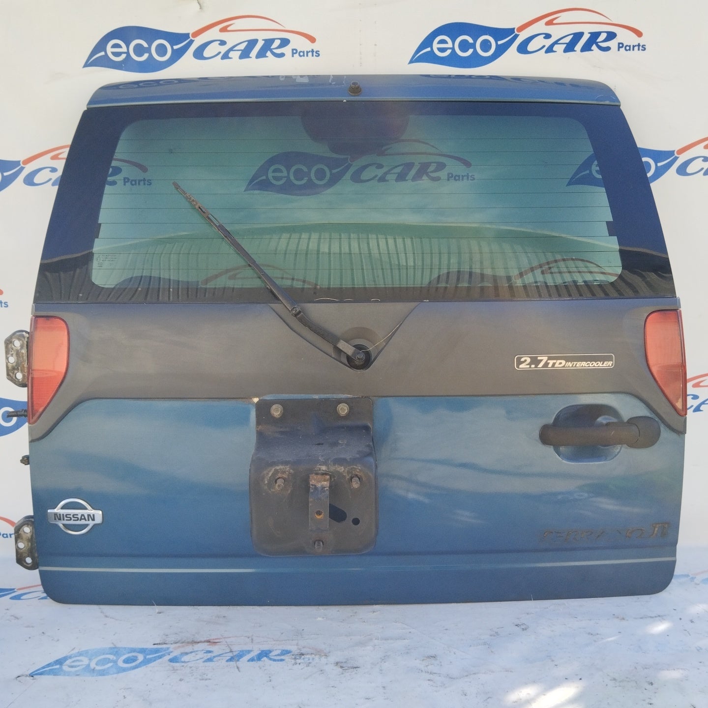 Blue tailgate Nissan Terrano II ecoAG4184