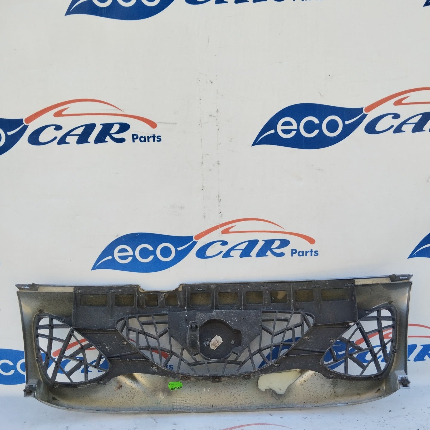 Front grille Nissan Terrano II ecoAG4201