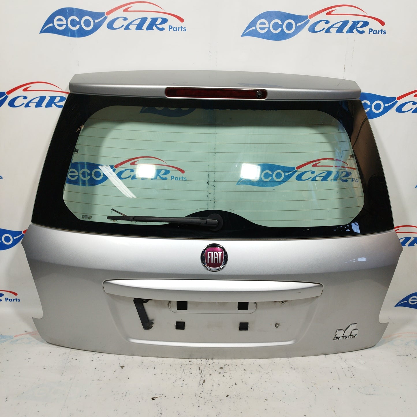 Silver gray tailgate Fiat 16 2010 ecoAC6814