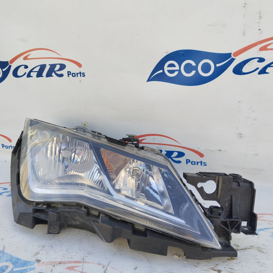 Fanale anteriore dx Seat Leon 2017 ecoAG3854