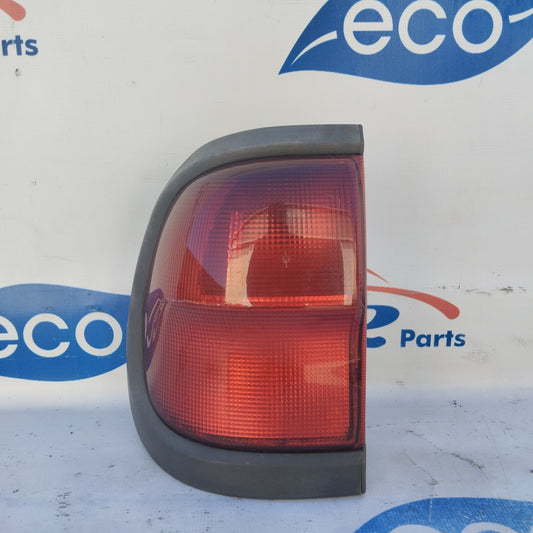 Nissan Terrano II ecoAG4227 Linke Außenrückleuchte