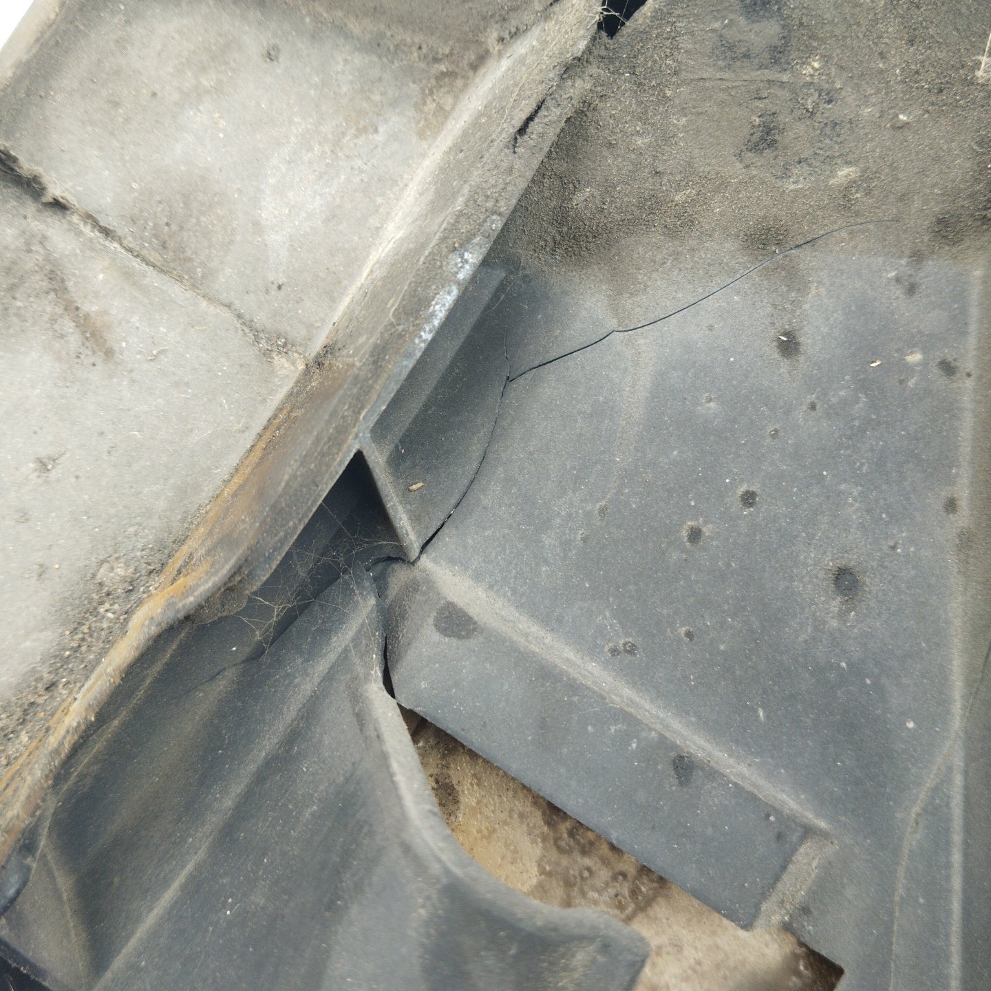 Black right fender Volkswagen Touareg 2004 ecoAG4237