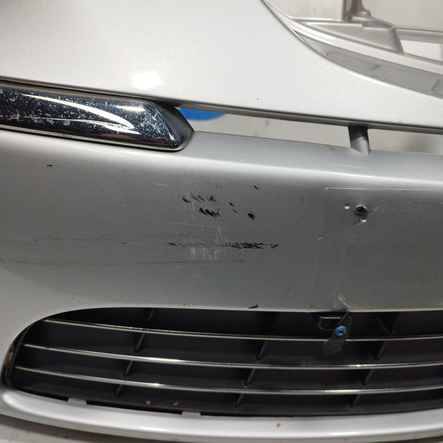 Paraurti anteriore grigio argento Lancia Musa 2010 ecoAC6928