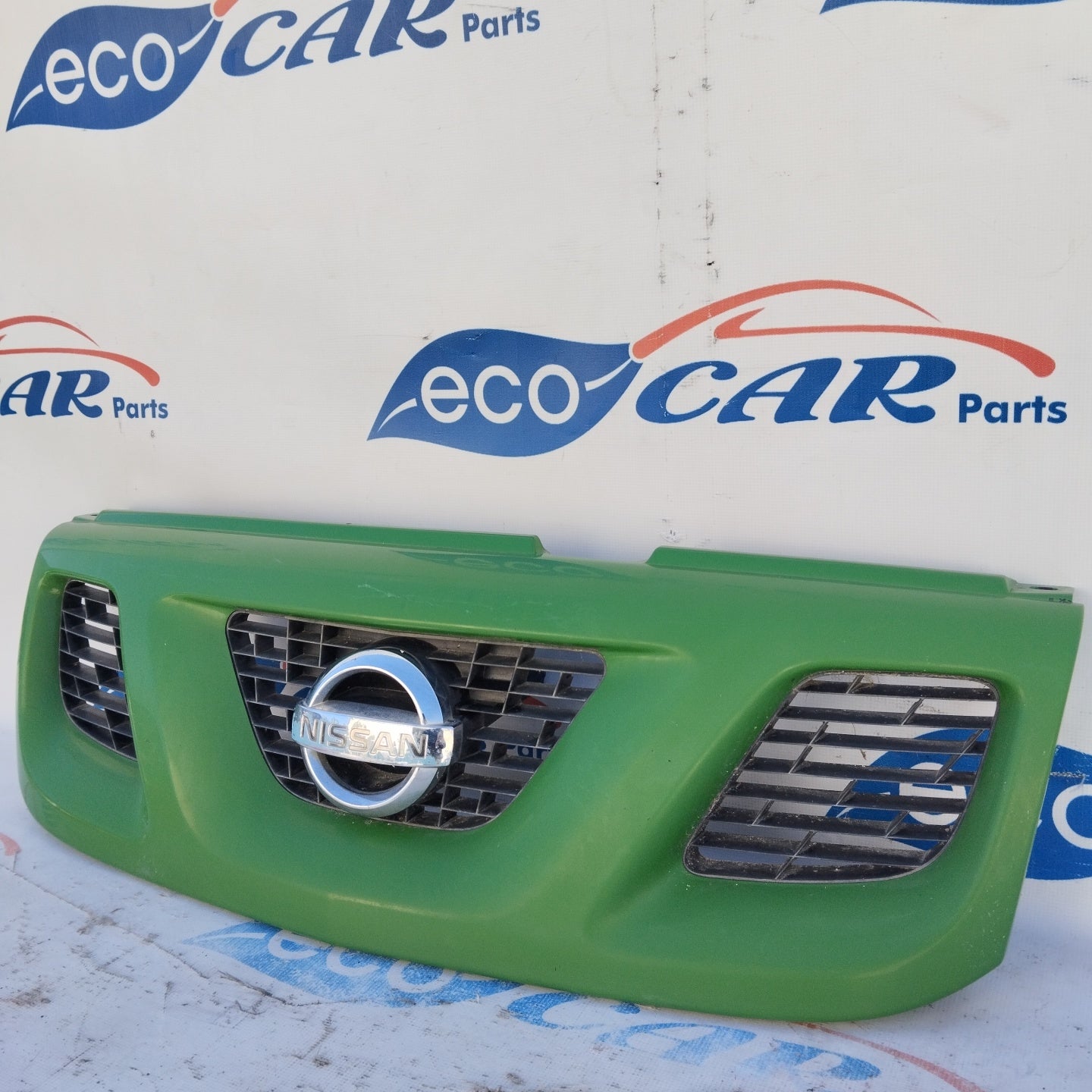 Nissan Terrano II ecoAG4292 grüner Frontgrill