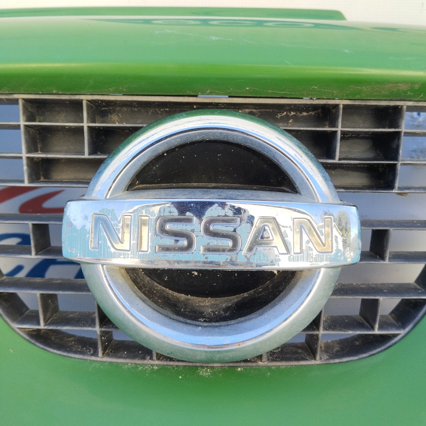 Nissan Terrano II ecoAG4292 grüner Frontgrill