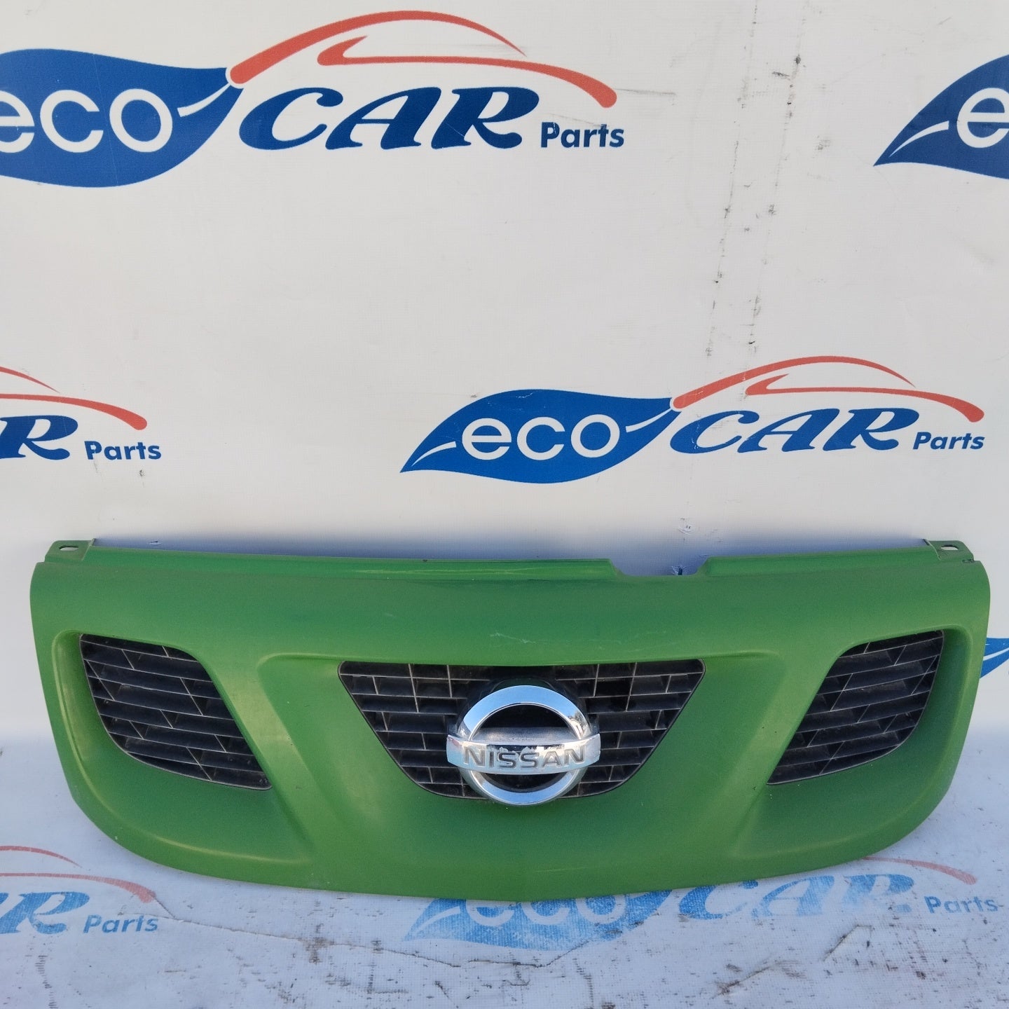 Nissan Terrano II ecoAG4292 grüner Frontgrill