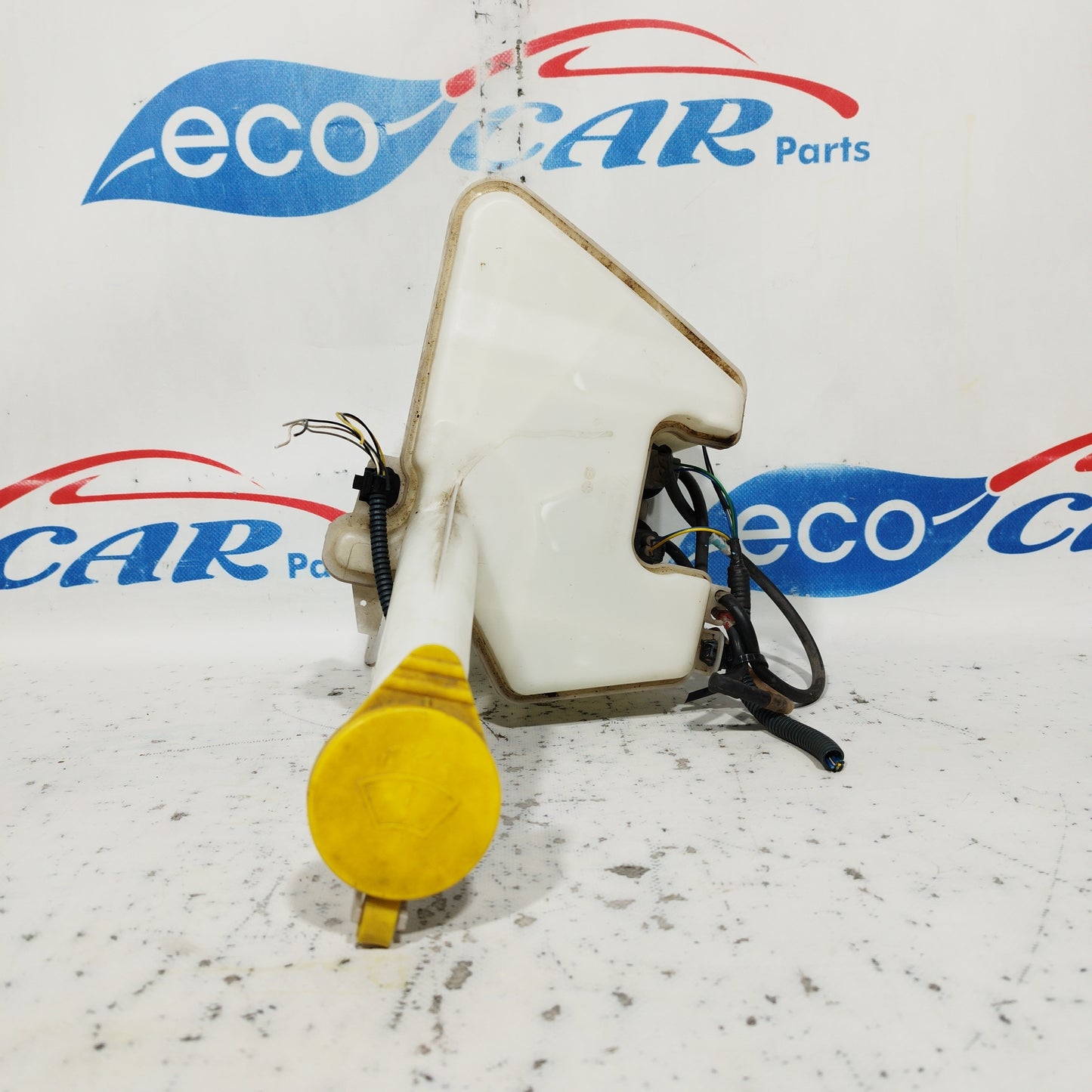 Toyota Yaris 2014 ecoAC6985 windscreen washer reservoir