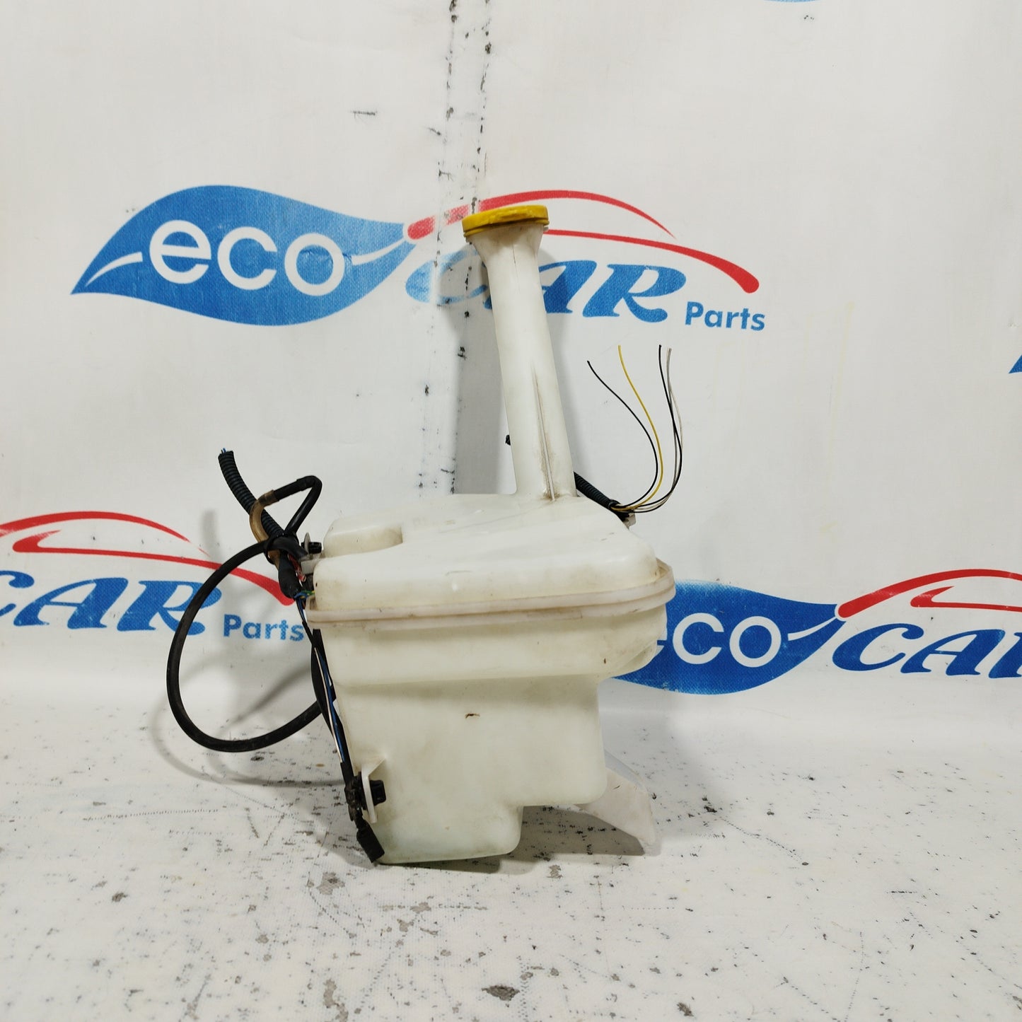 Toyota Yaris 2014 ecoAC6985 windscreen washer reservoir