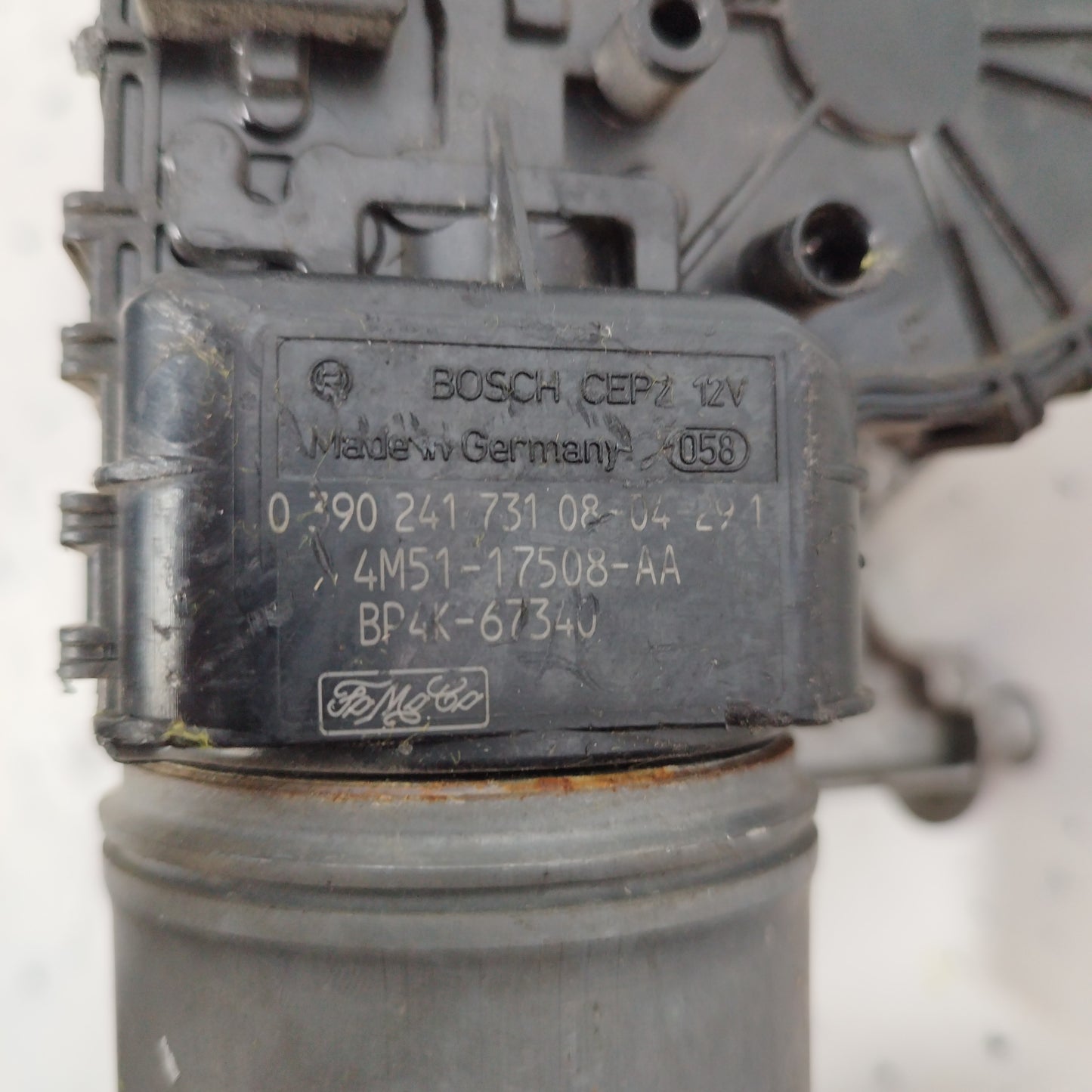 Front windshield wiper motor Ford Focus 2009 4 Pin code: 0390241731 ecoAC6993
