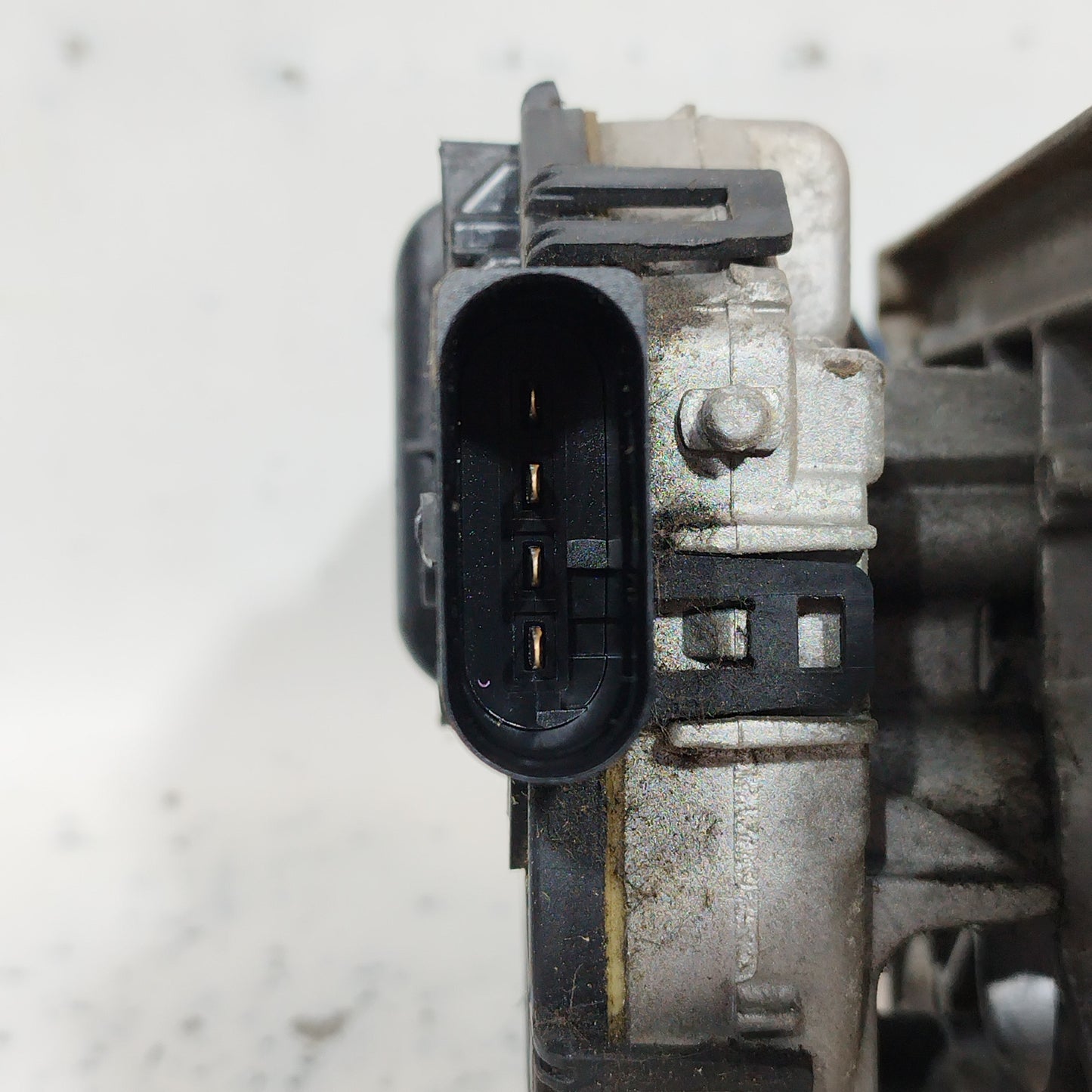 Front windshield wiper motor Ford Focus 2009 4 Pin code: 0390241731 ecoAC6993