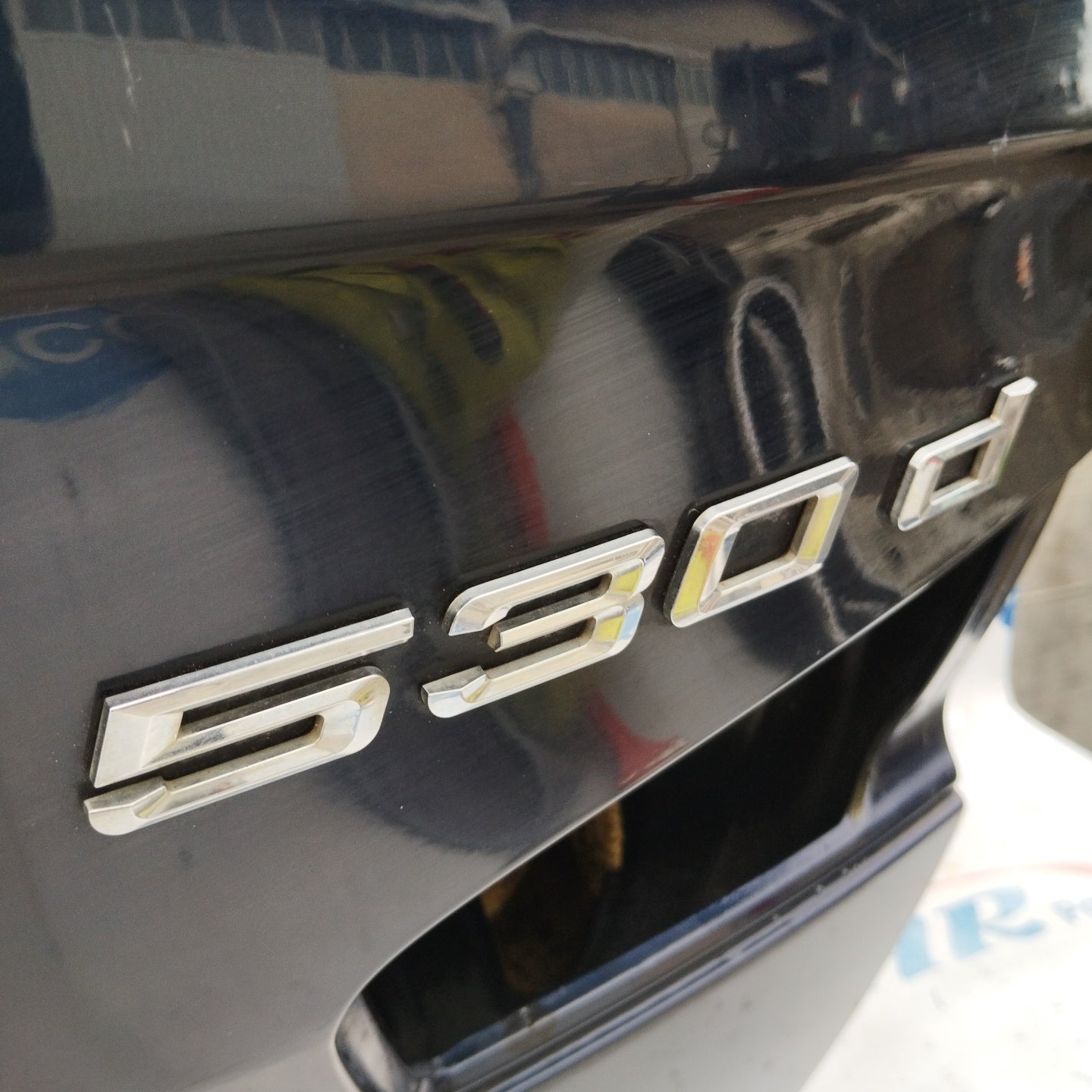 Blue tailgate BMW 5 Series 2010 SW ecoAG4043