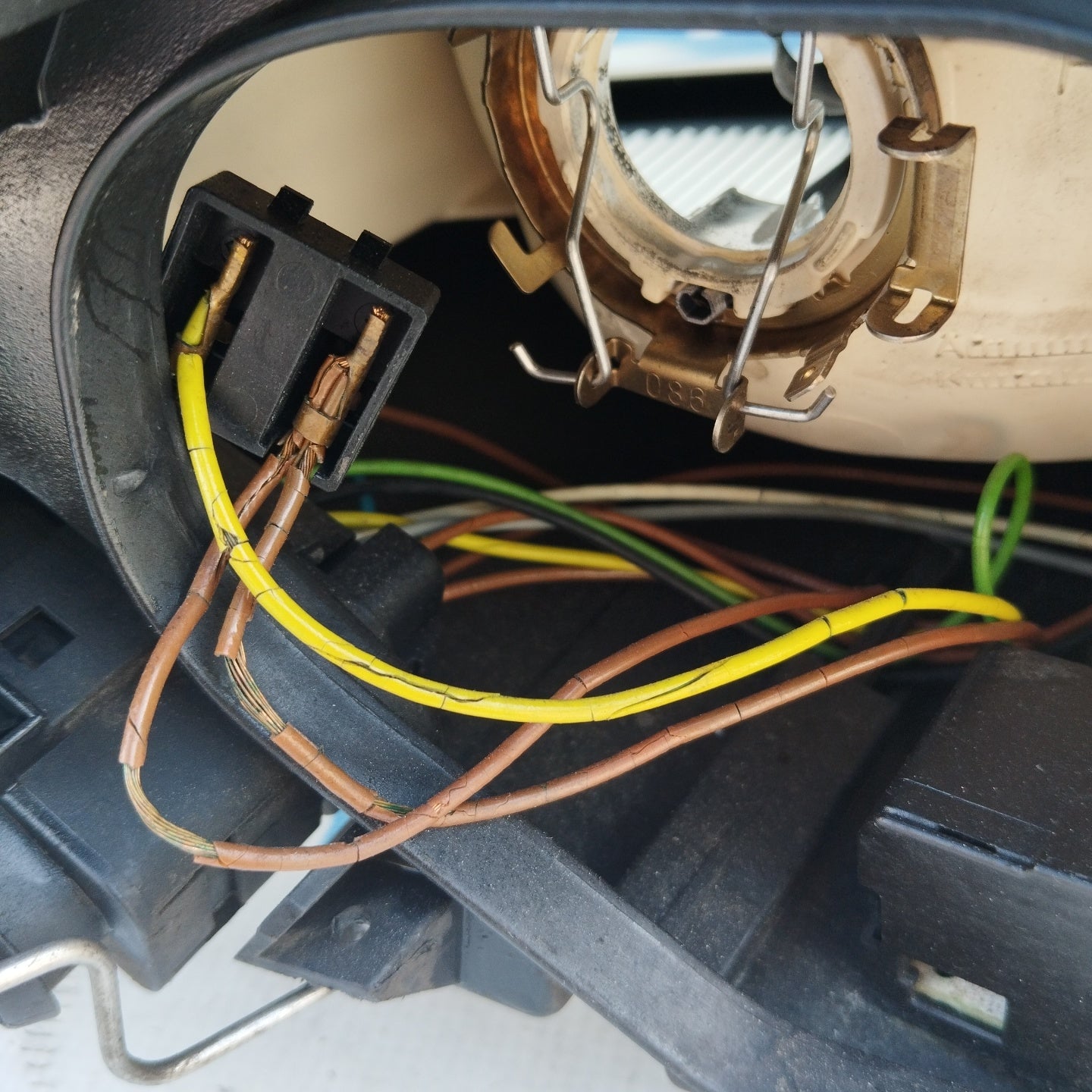 Fanale anteriore sx Alfa Romeo GT ecoAG4365