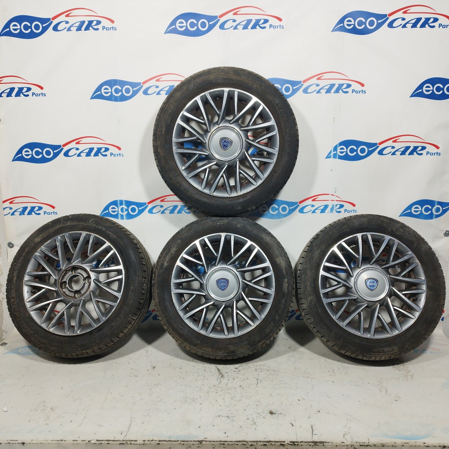 Cerchi in lega completi di gomme Lancia Ypsilon 2014 ecoAC7117