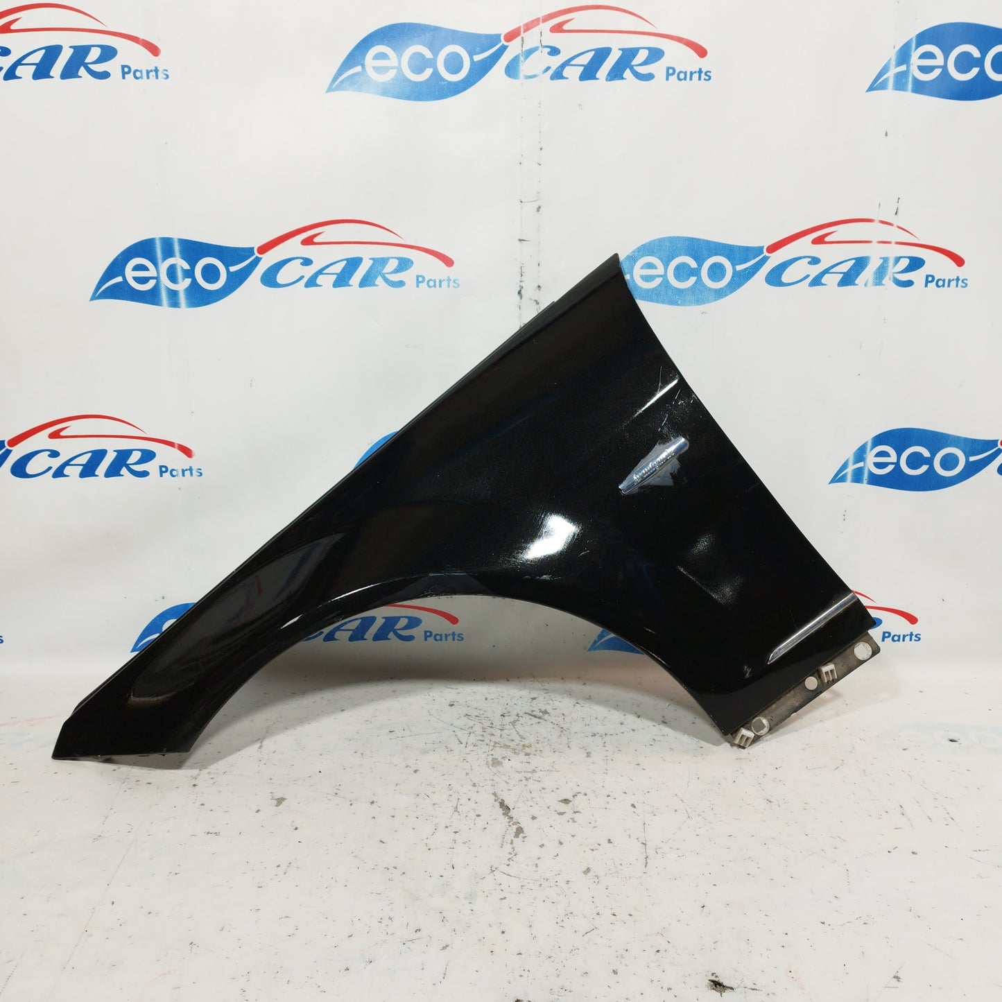 Parafango anteriore sx nero Mercedes Classe C 2009 ecoAC7136