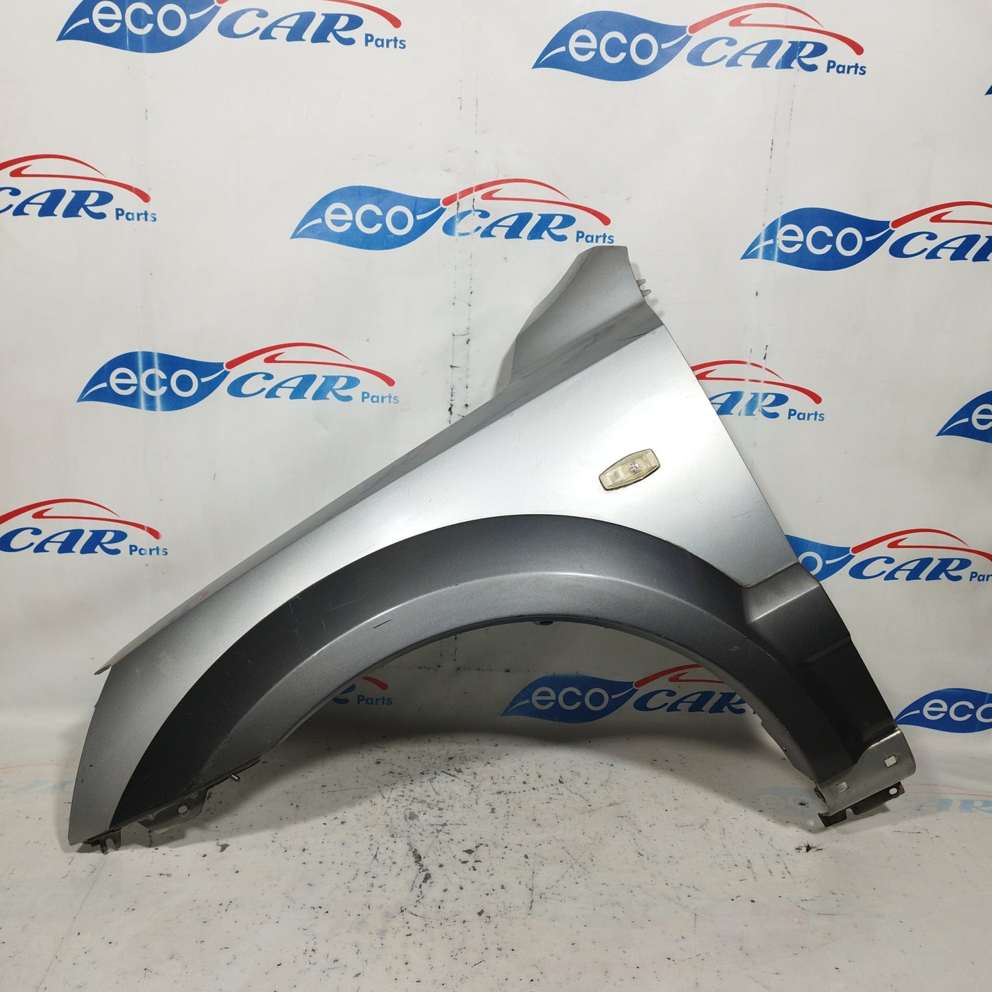 Parafango anteriore sx grigio chiaro Kia Sorento 2005 ecoAC7156