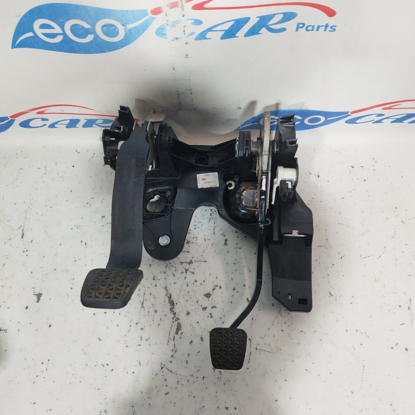 Clutch / brake pedal Opel Astra J 1.4 B 2015ecoAC7182